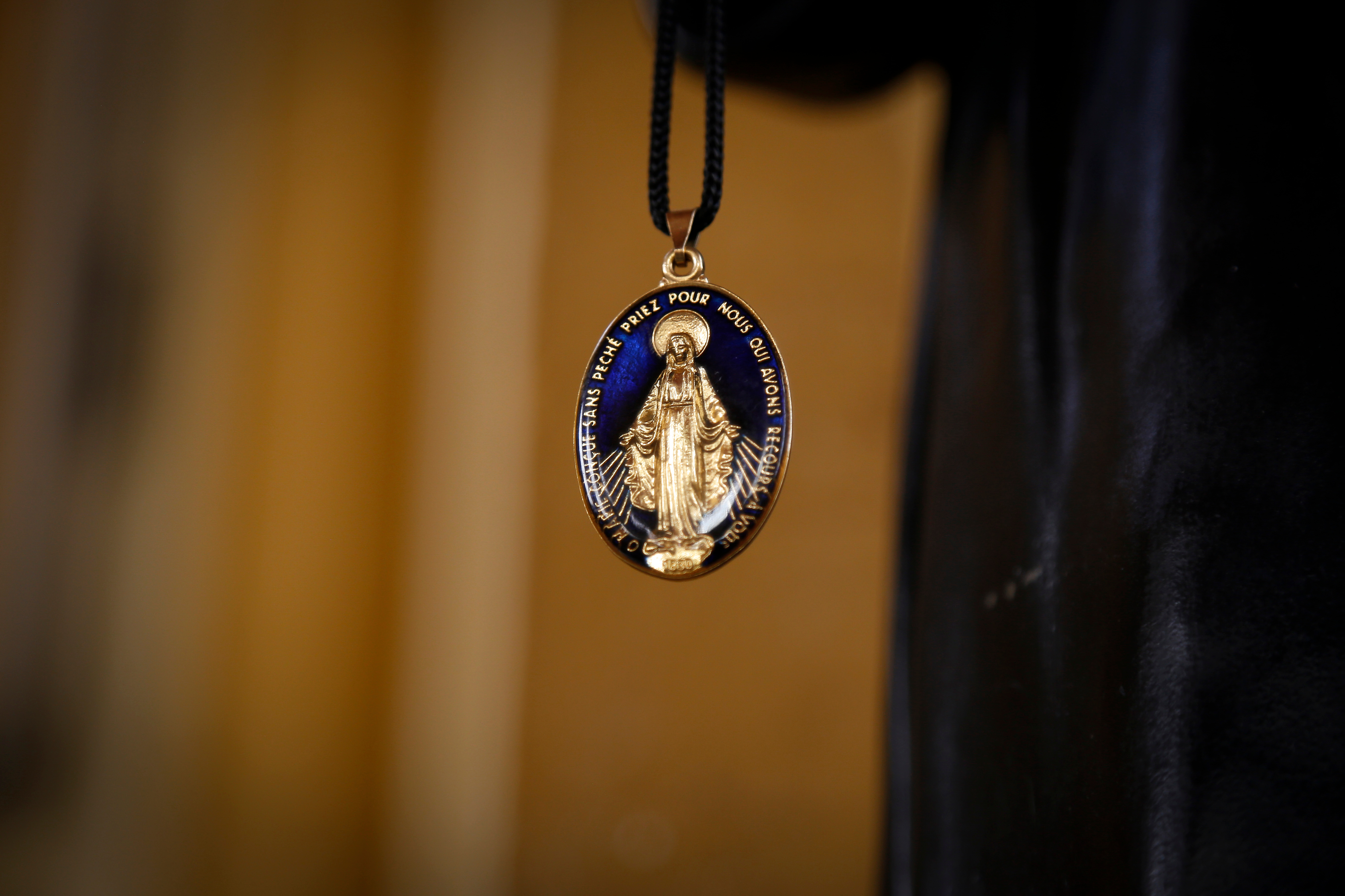 What Makes the Miraculous Medal So Miraculous? (The Patrick Madrid Show)