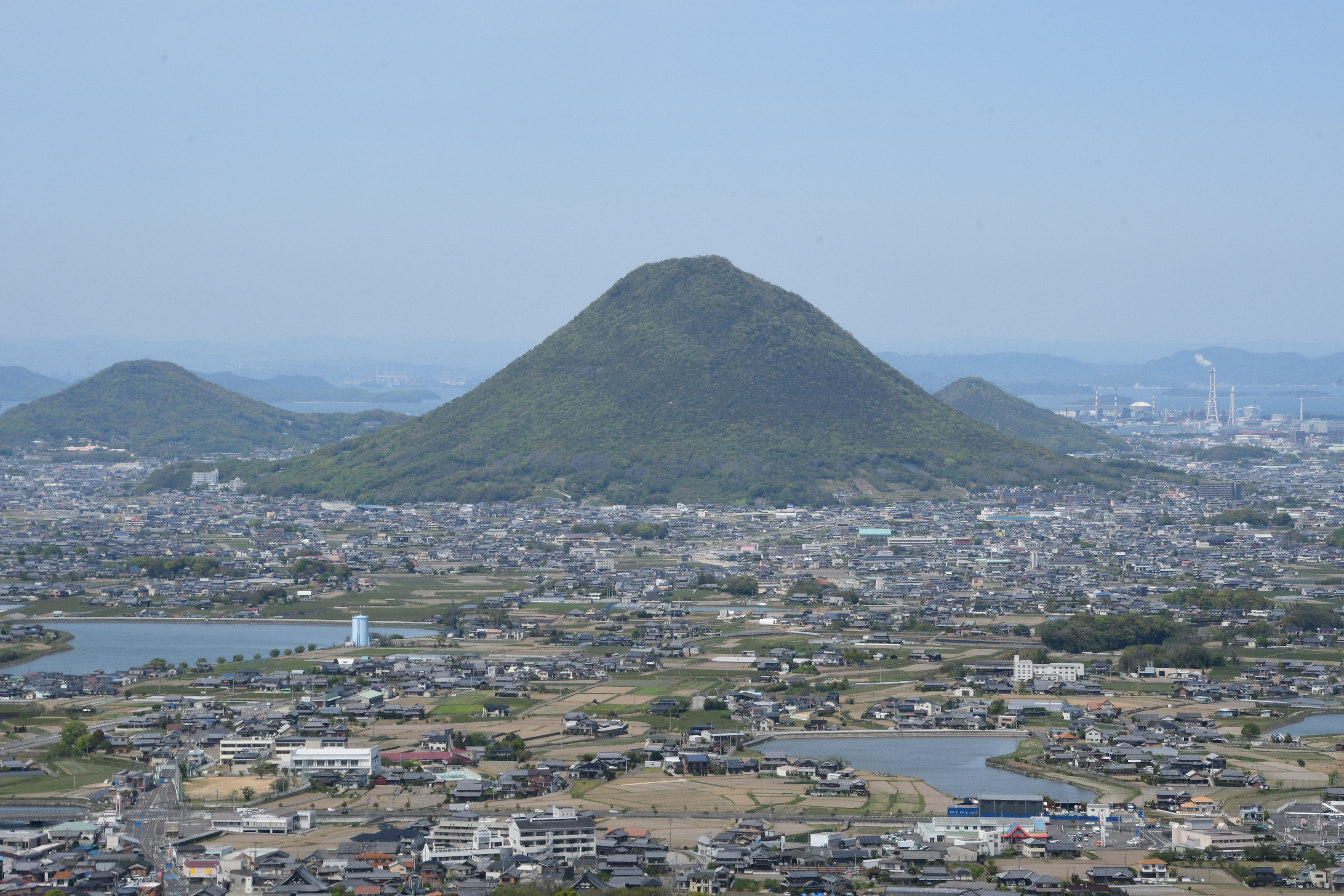 #40-5 うどんも遍路も、地学から　「おむすび山」なぜ香川に多い