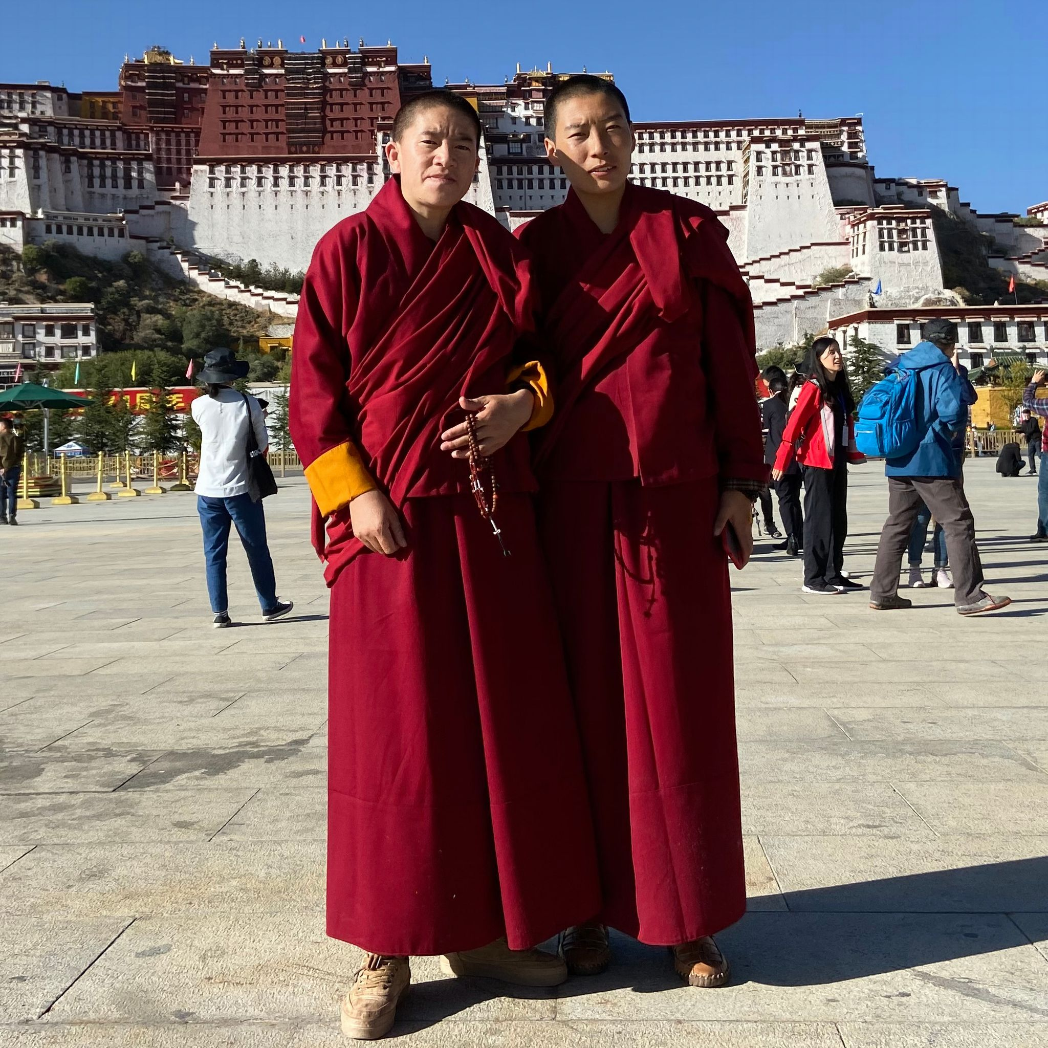#174 チベットで見たアメとムチ 　収入6倍、でも「話せない」