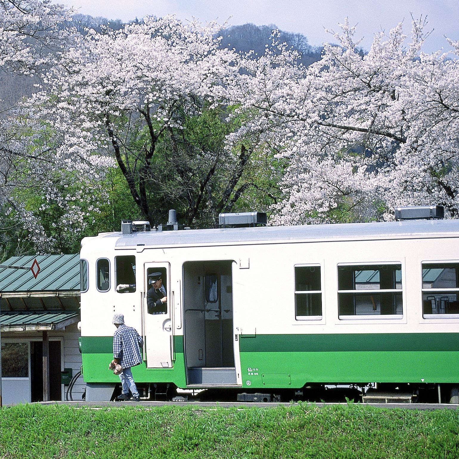 赤字ローカル線は存続か廃止か　議論を急ぐ前に考えるべきこと #1599