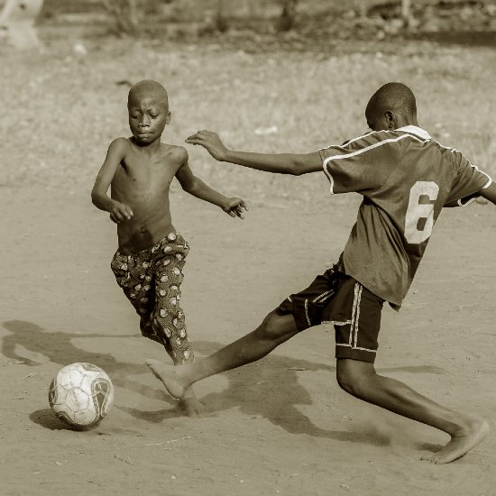 האם הכדורגל ישחרר את אפריקה - פרק 2
