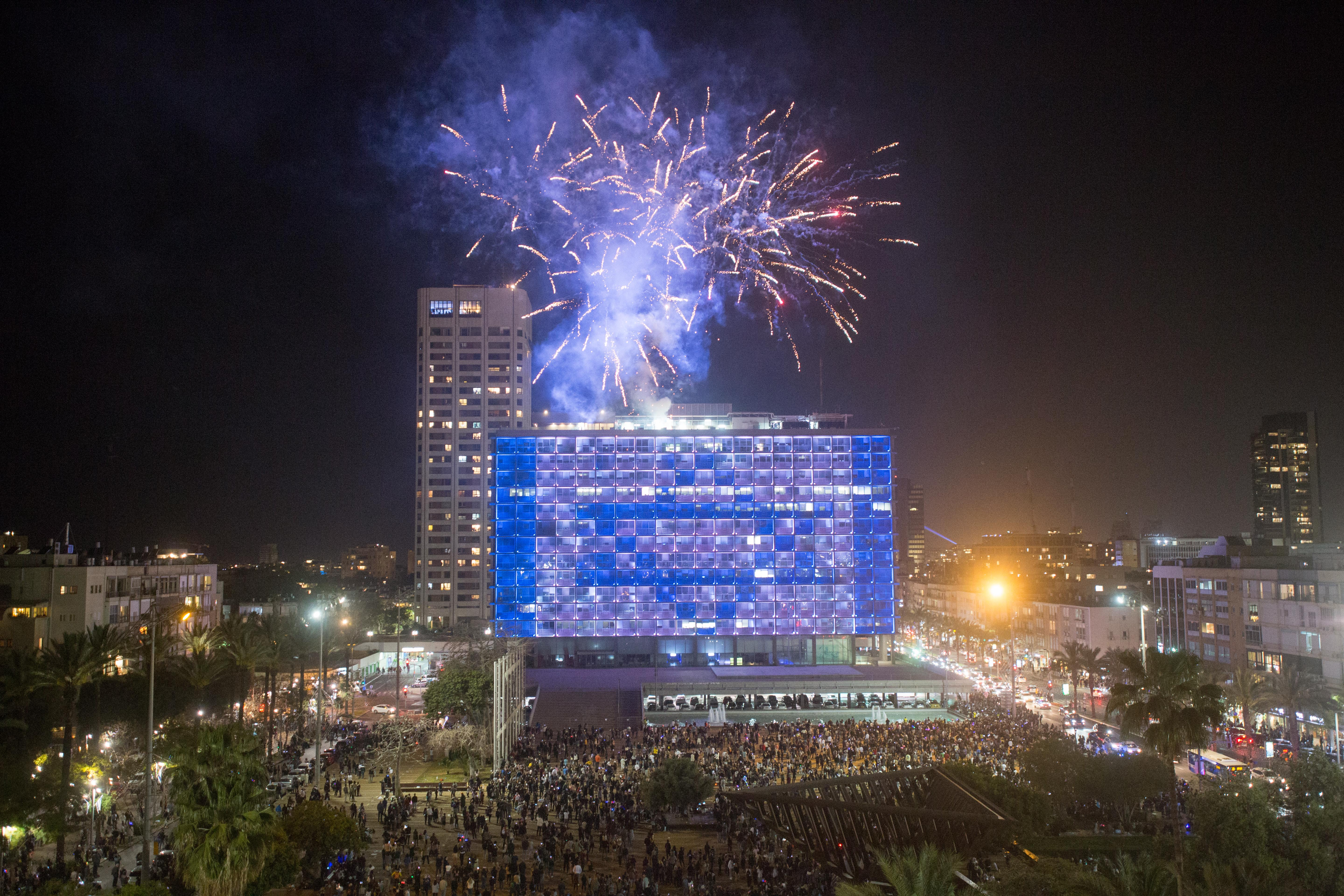 ביטול מופעי הזיקוקים: ביטלו מהרגע להרגע, לא יודע מה לעשות עם הסחורה