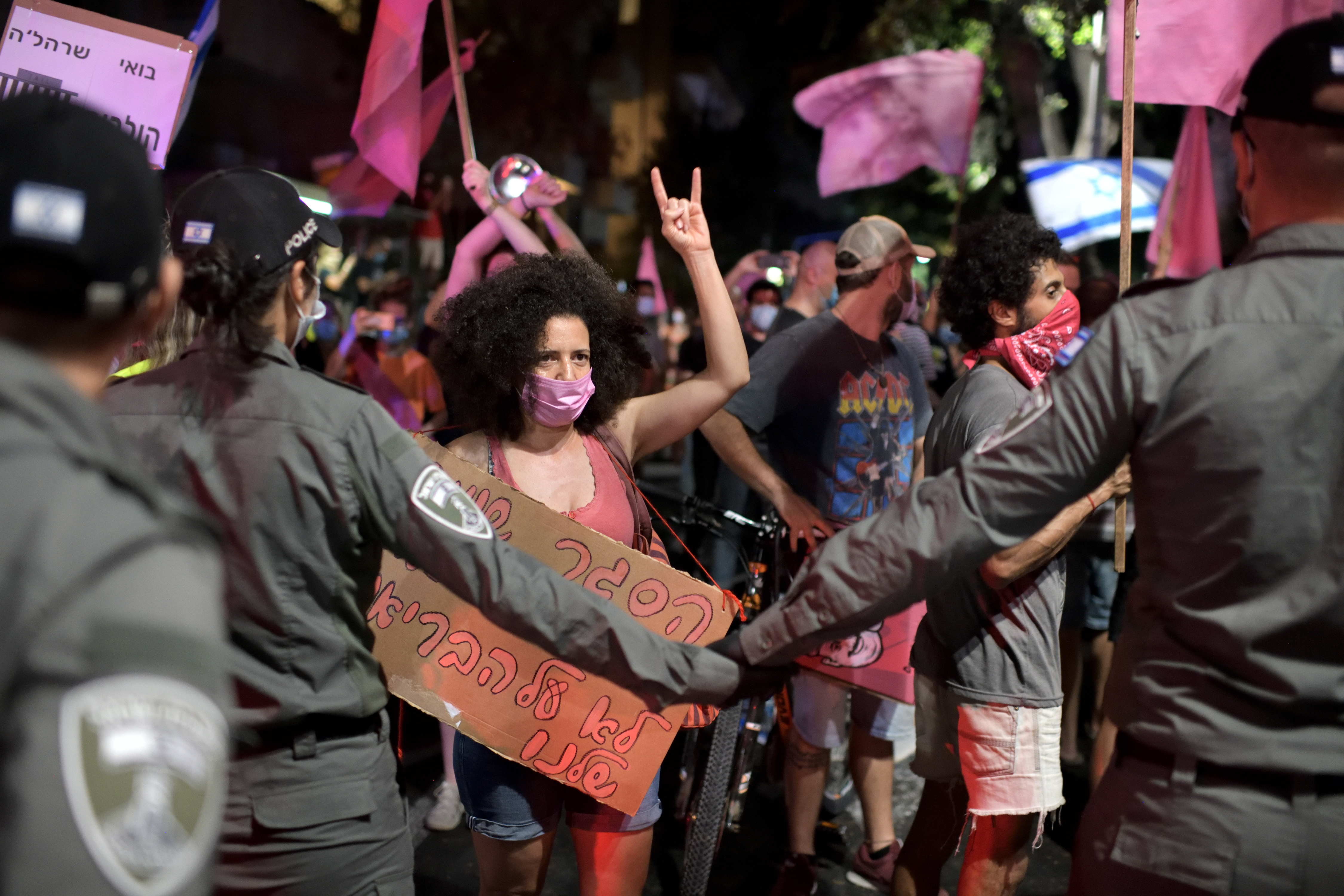 תנ"צ מוריס חן על ההתפרעויות בחברה החרדית: "ילדים זורקים אבנים על שוטרים - לאן נגיע?"