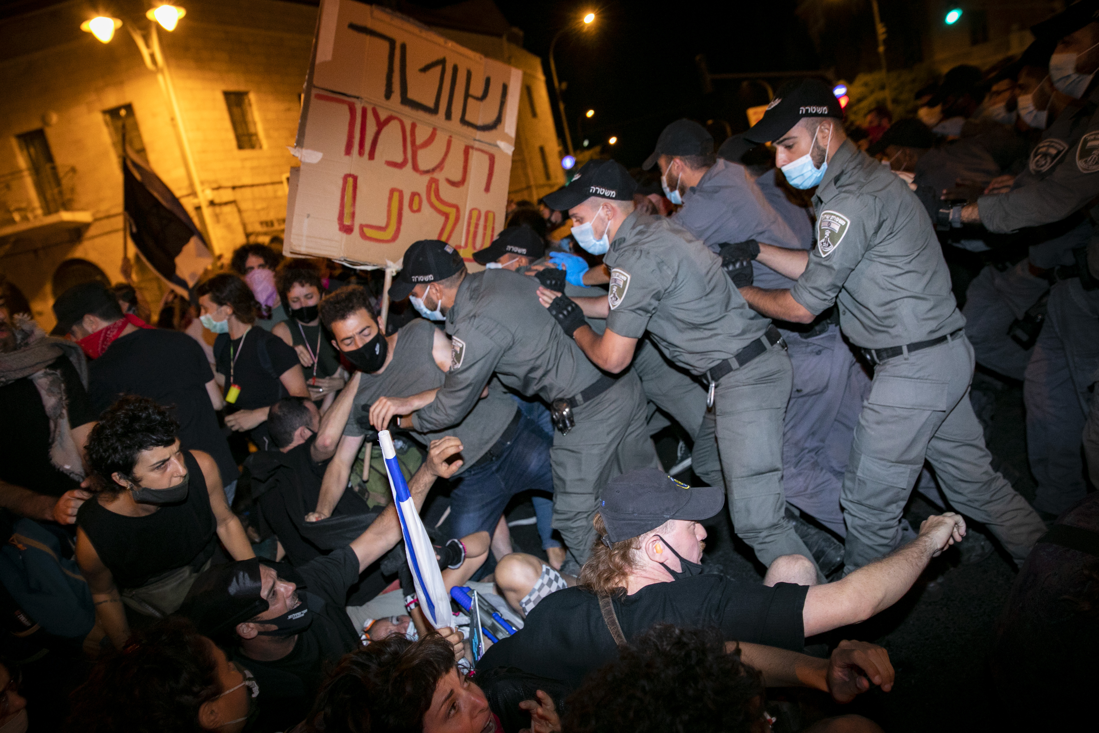 יועץ התקשורת של איימן עודה שנעצר בהפגנה: "חוויתי אלימות משטרתית"