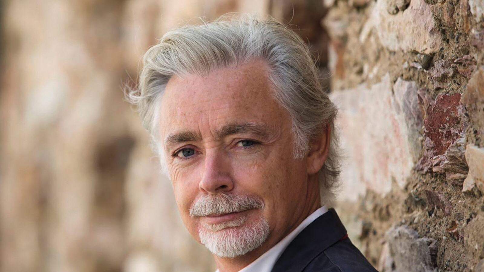 Eoin Colfer Chats To Bex About 'The Fowl Twins'!