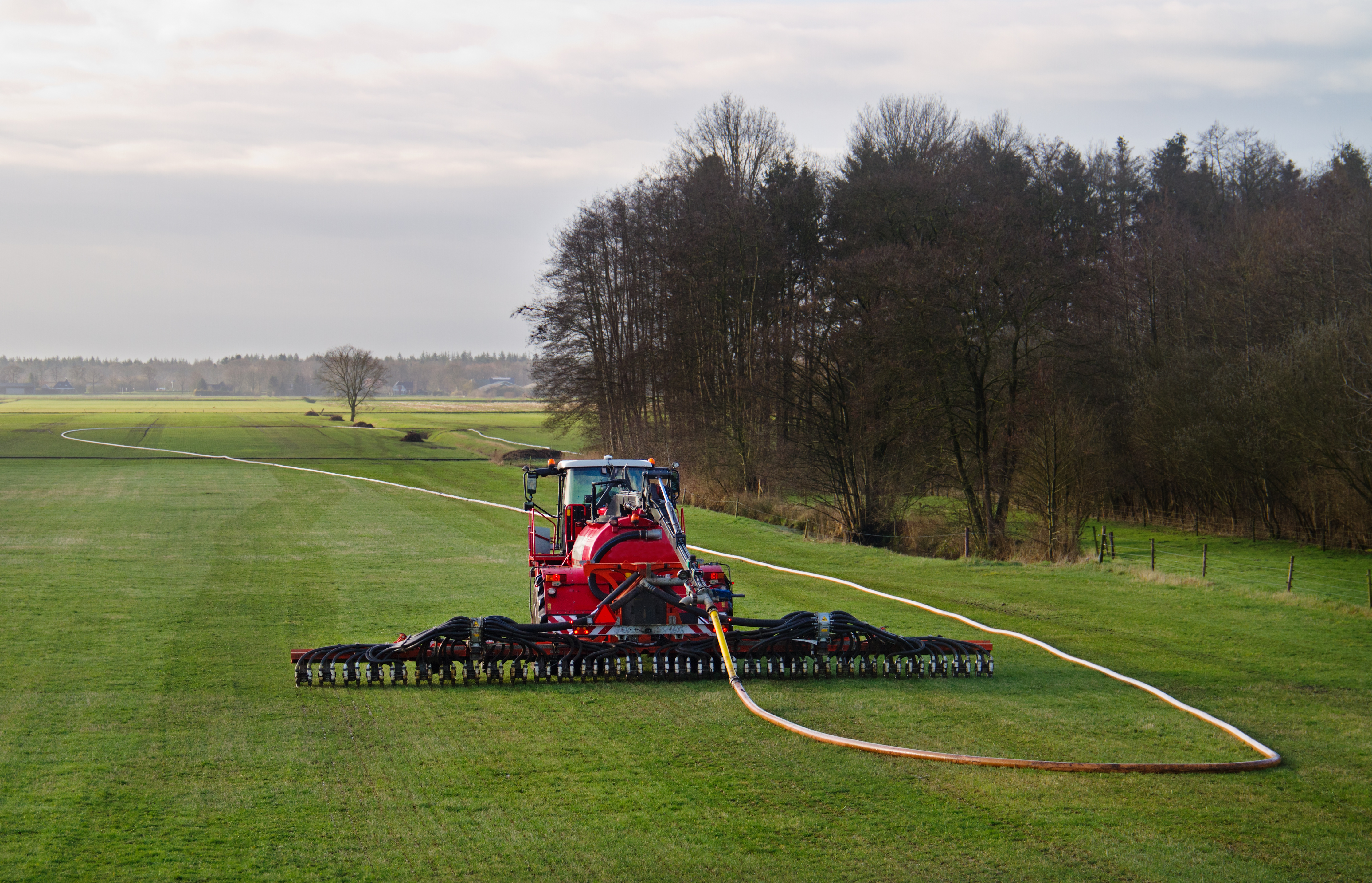 Manure Applicator Predicts More Spring Spreading