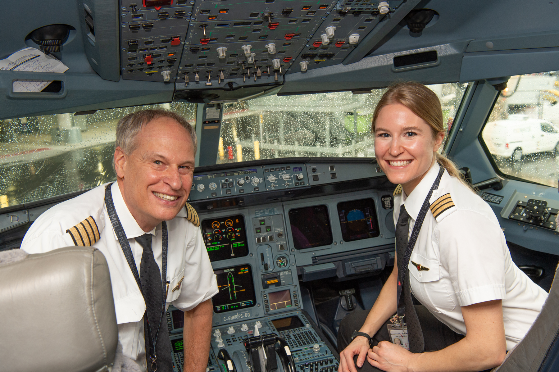 Montreal pilot retires after 37 years, passes torch to daughter