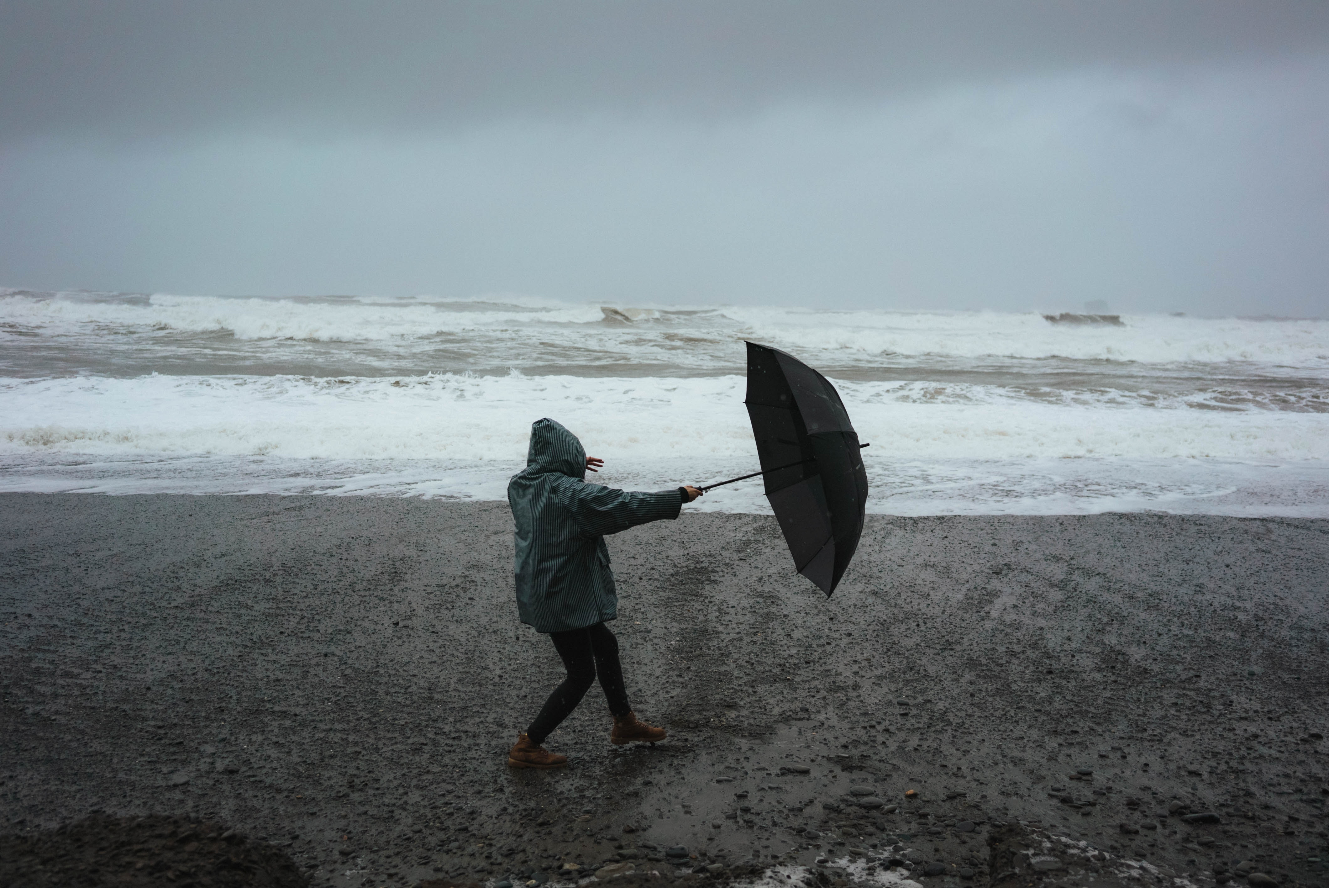 'The Weather Whisperer' provides an update on ongoing Montreal tornado warning