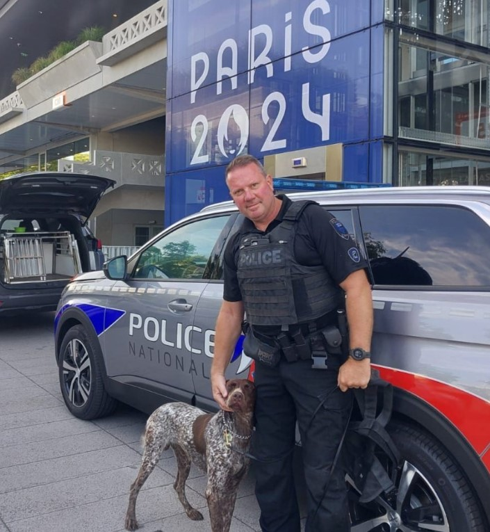 An Ottawa K9 in Paris