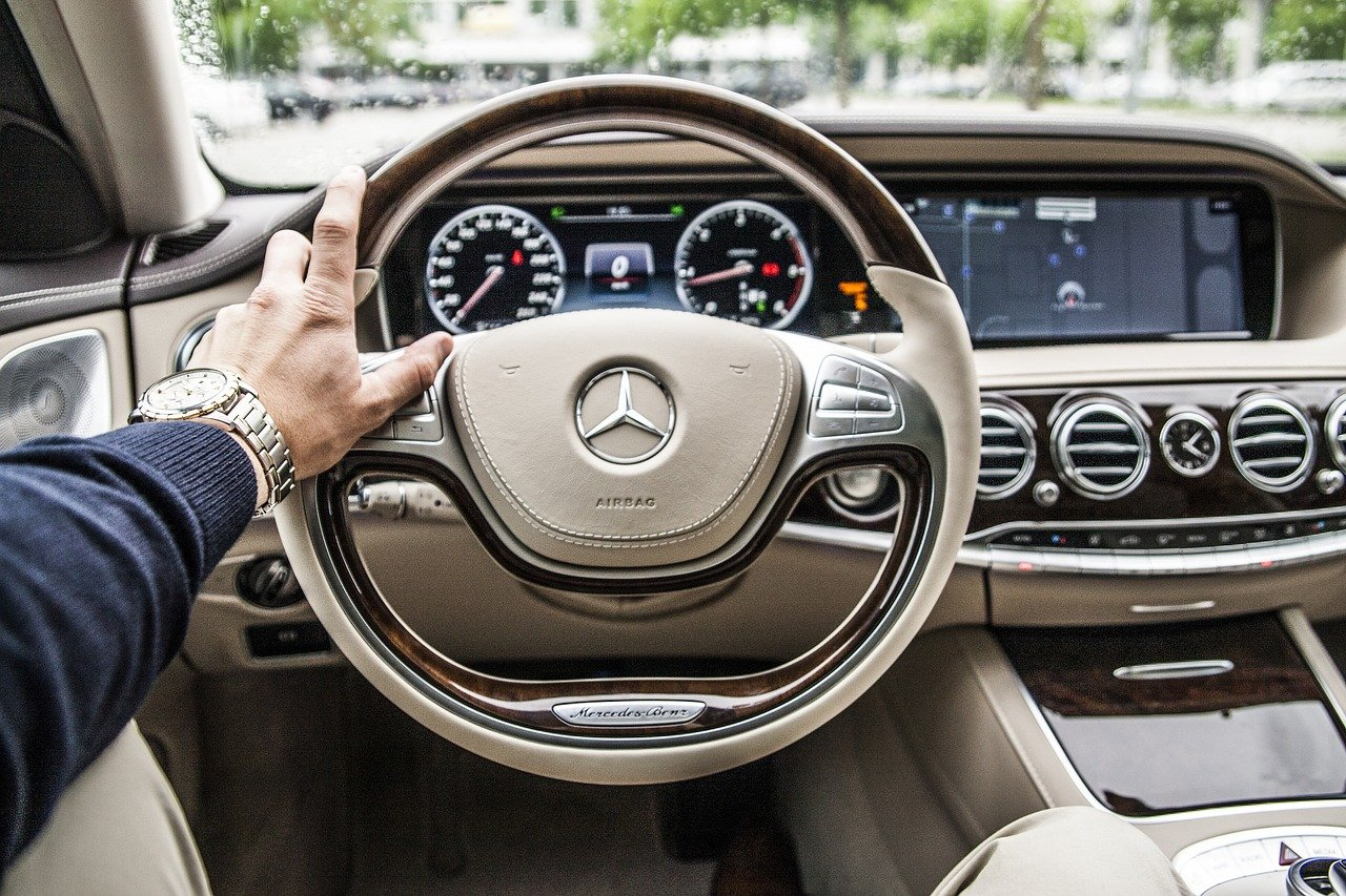 Your Personality Type Based On How You Hold Your Steering Wheel