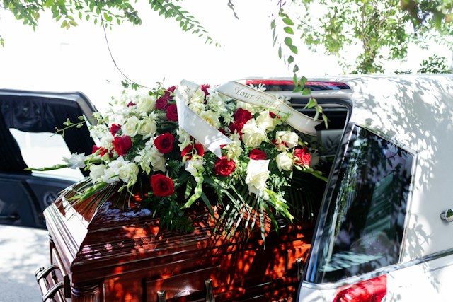 This guy played a prank at his own funeral!