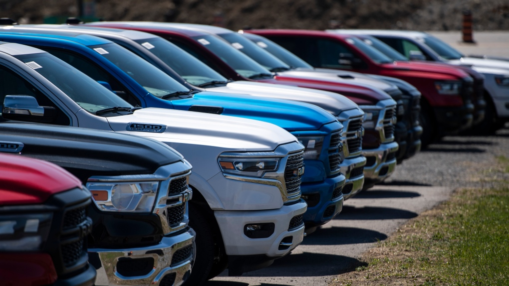 Do vehicles need a diet? Chris Waters at the Coalition to Reduce Auto Size Hazards tells @MooreintheAM @BikewaysTO is petitioning the feds to do something about the lethal size of pickup trucks and SUVs.