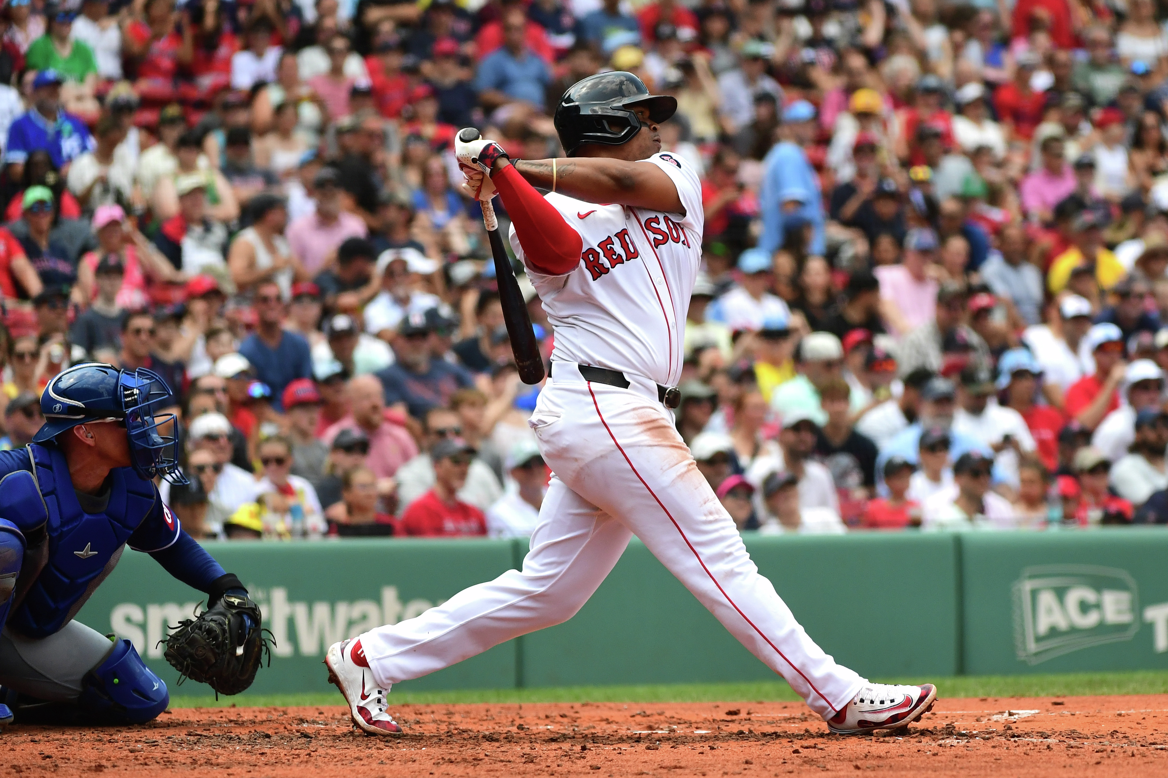 Rafael Devers quells questions about his sore shoulder with another blast