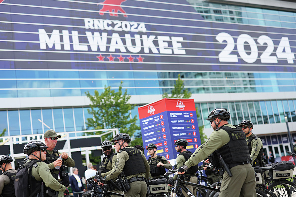 How did Susie Jones get her job done in Milwaukee last night with no press credential?