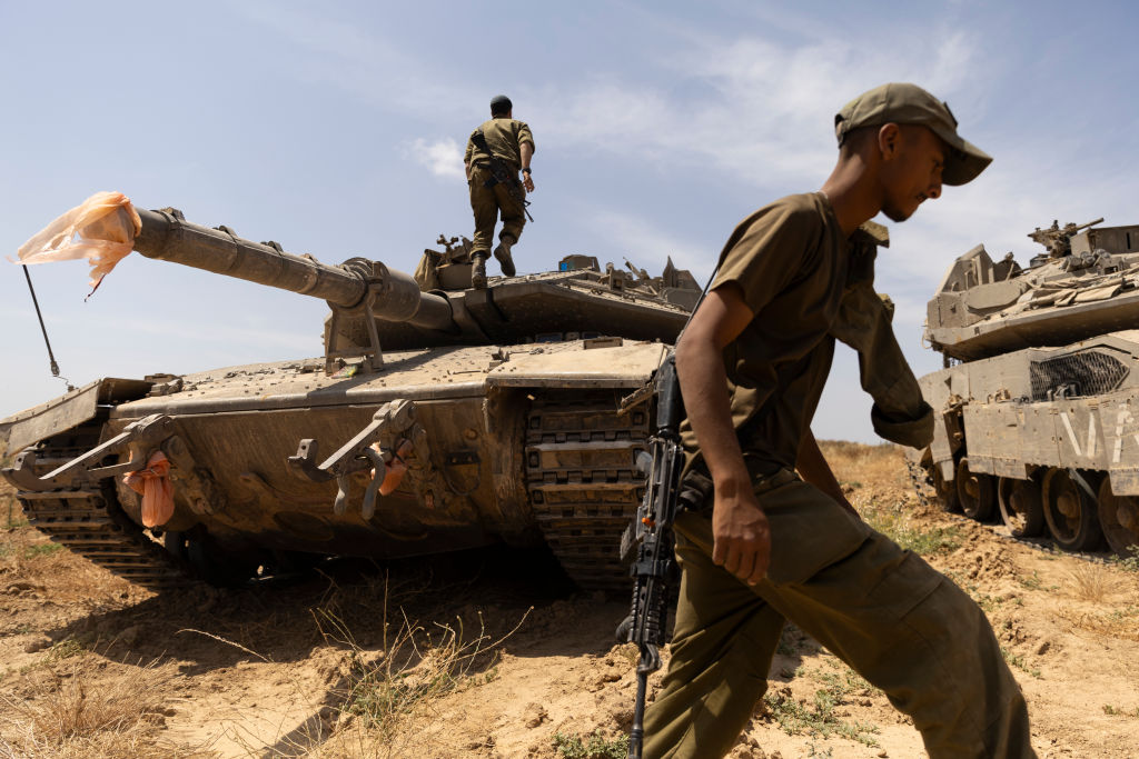 Ground invasion of Rafah could be imminent as residents told to leave