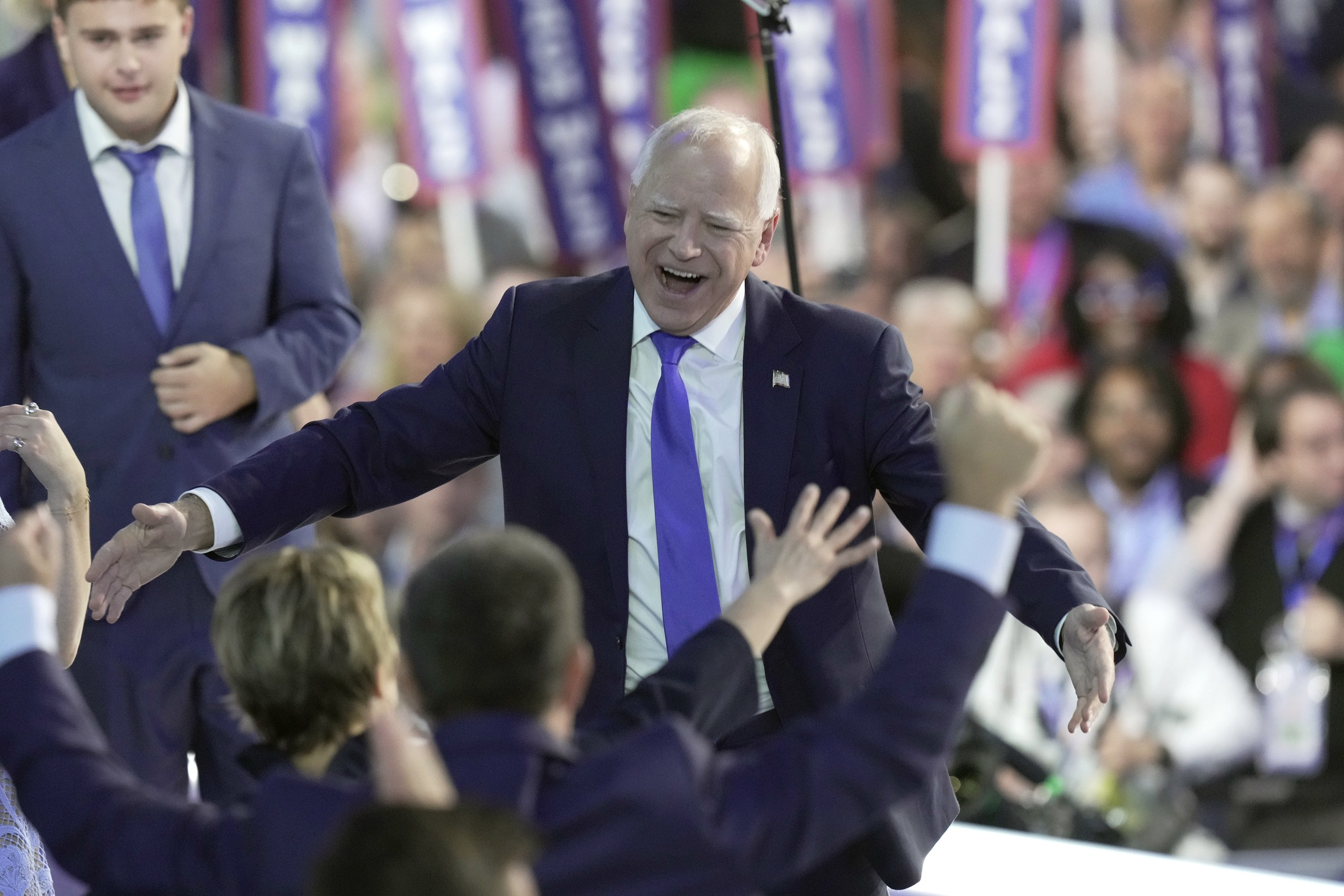 DNC: Tim Walz debut at the DNC to accept VP nomination