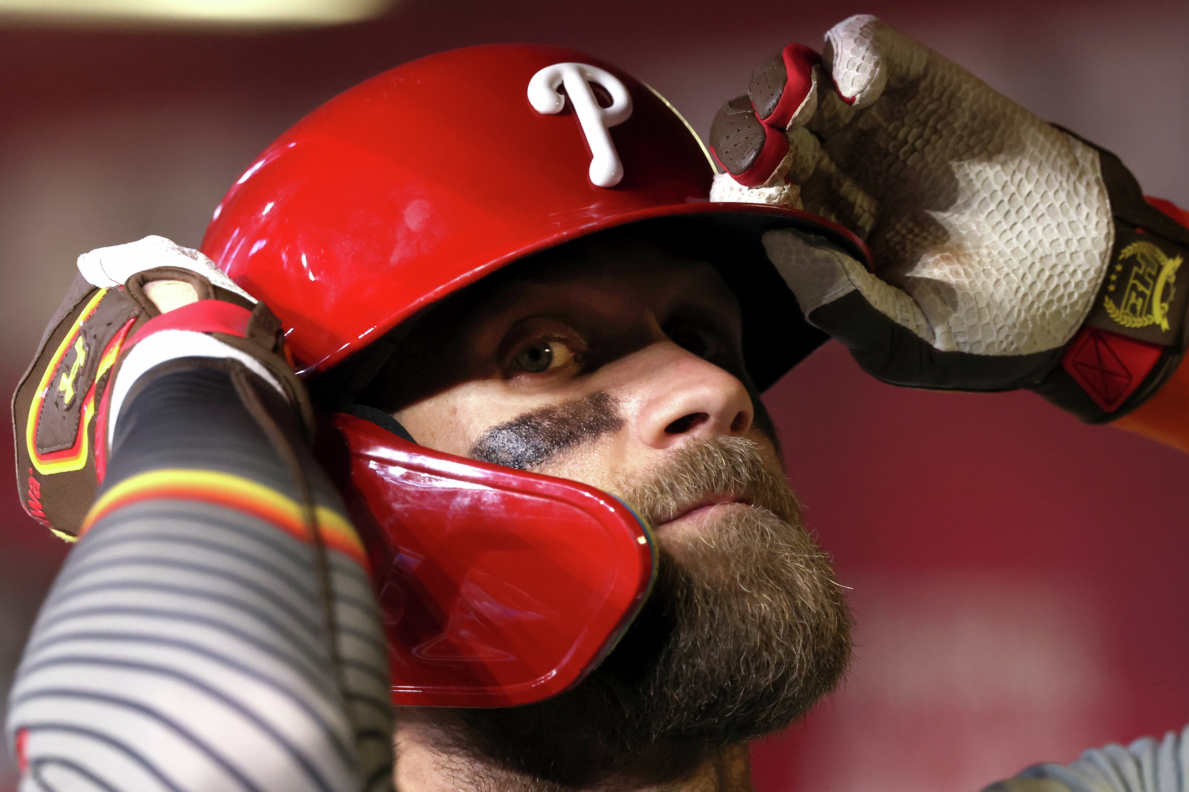 Phils' struggles continue in the desert against the defending NL Champs