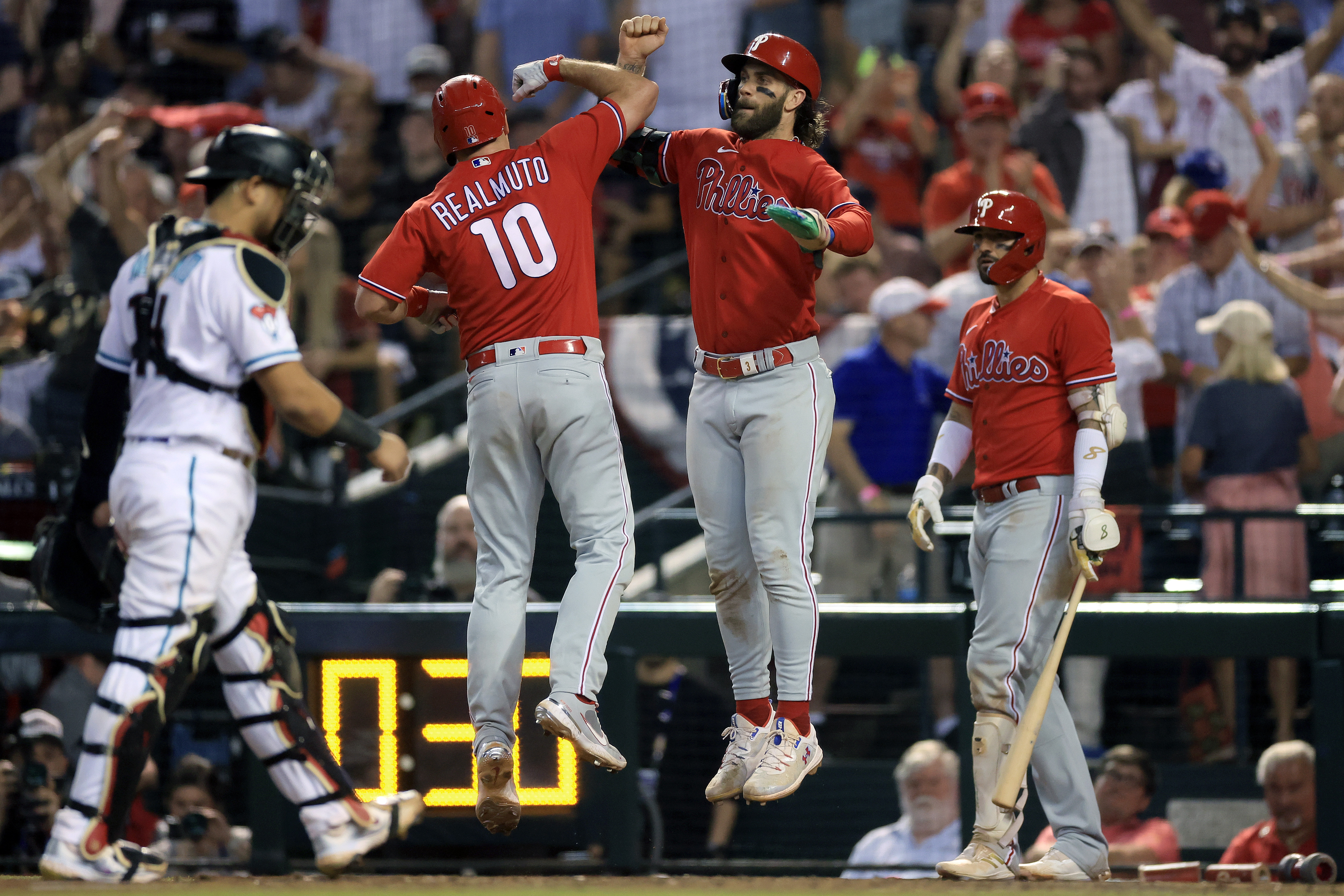 That was intense 😳 #phillies #mlb #mlbplayoffs (via Phillies), phillies