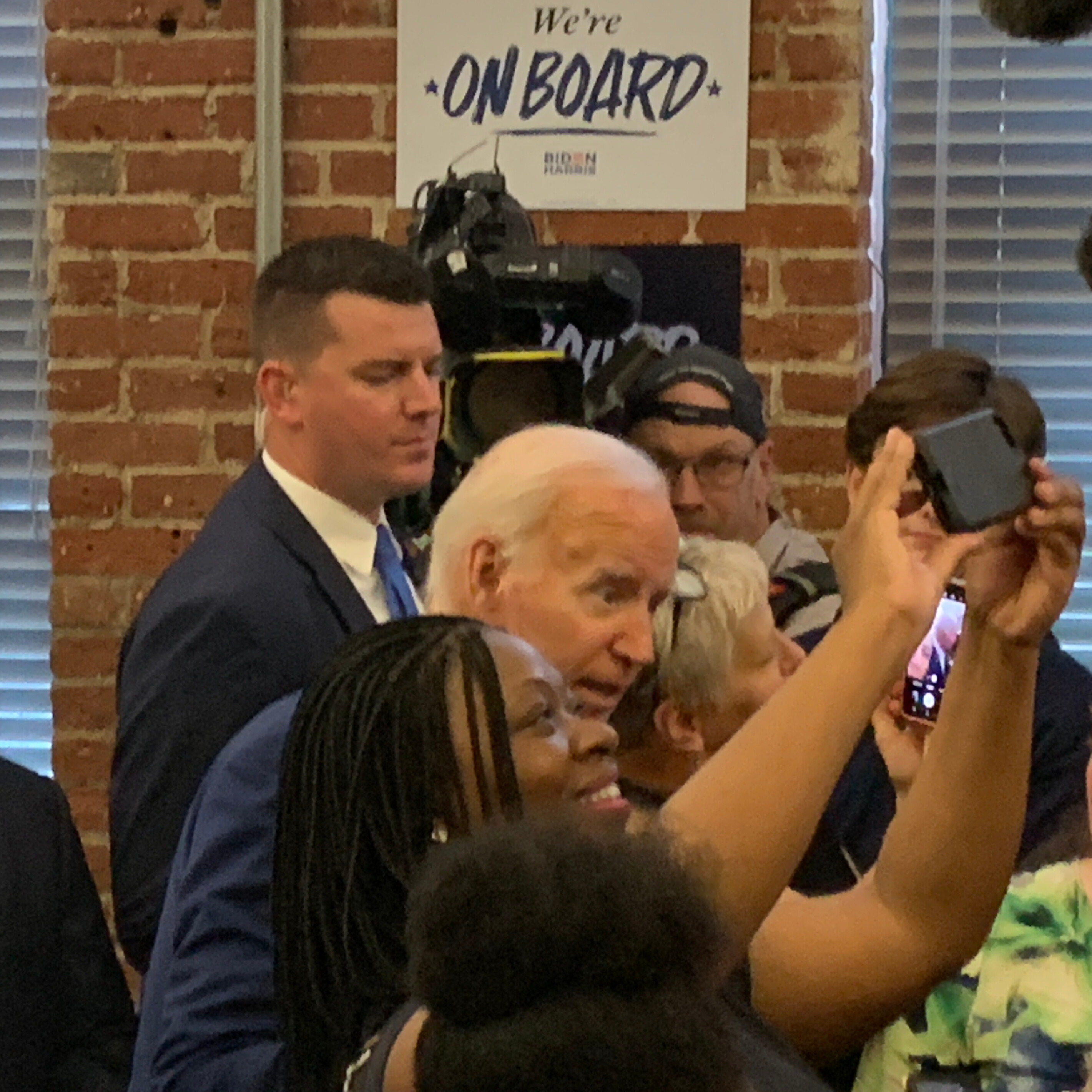 Biden makes surprise campaign stop in Manayunk