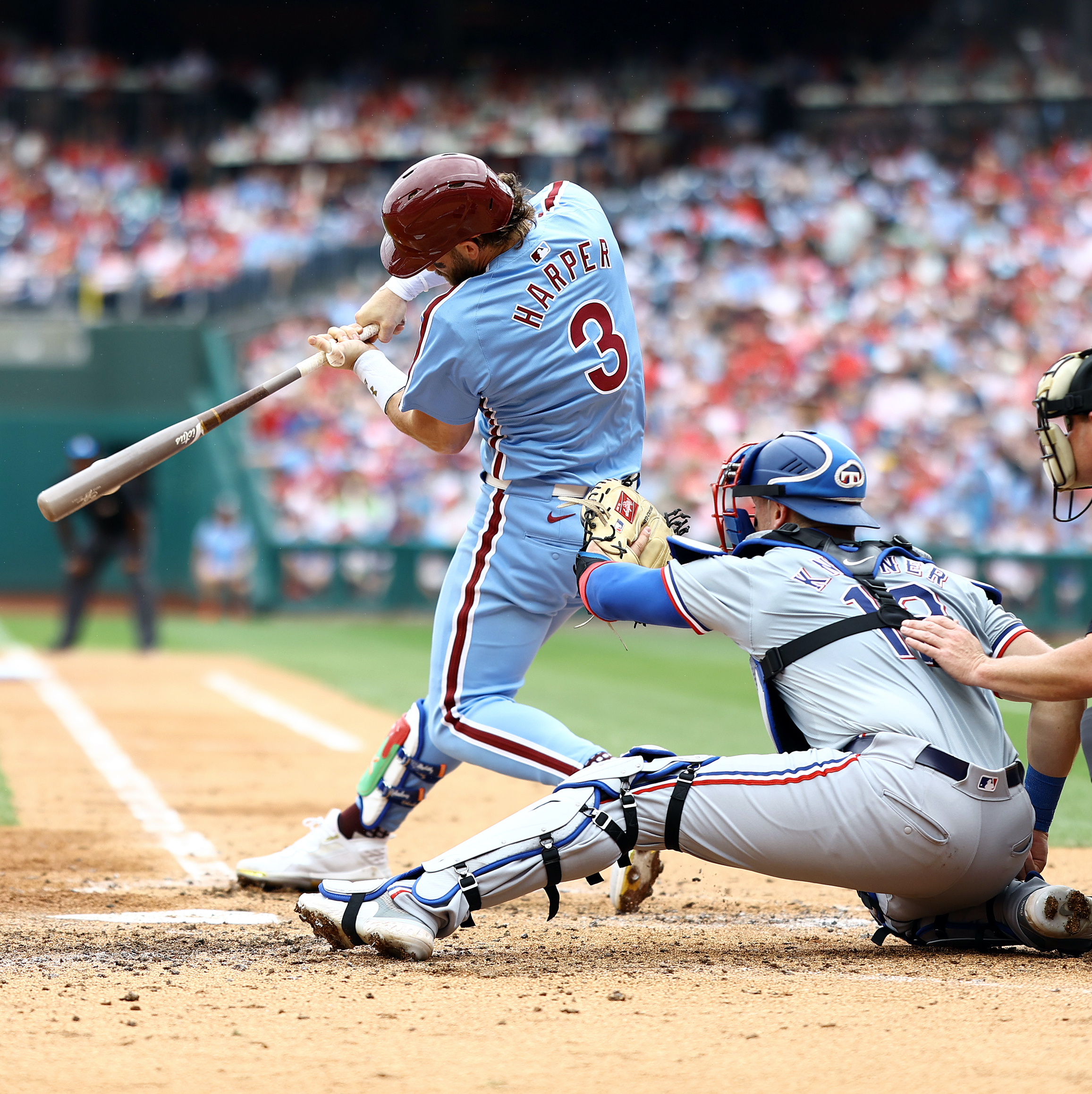 Phillies beat Rangers 5-2 for 3-game sweep