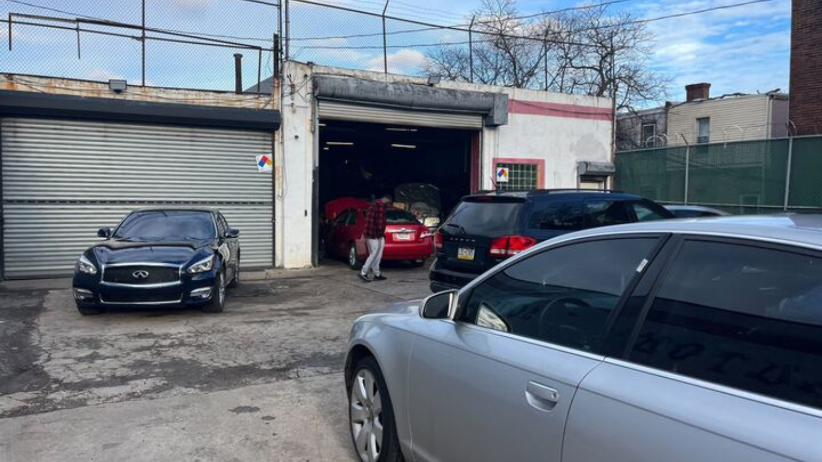 Auto Shop owner finds decomposed body in trunk of car during routine service