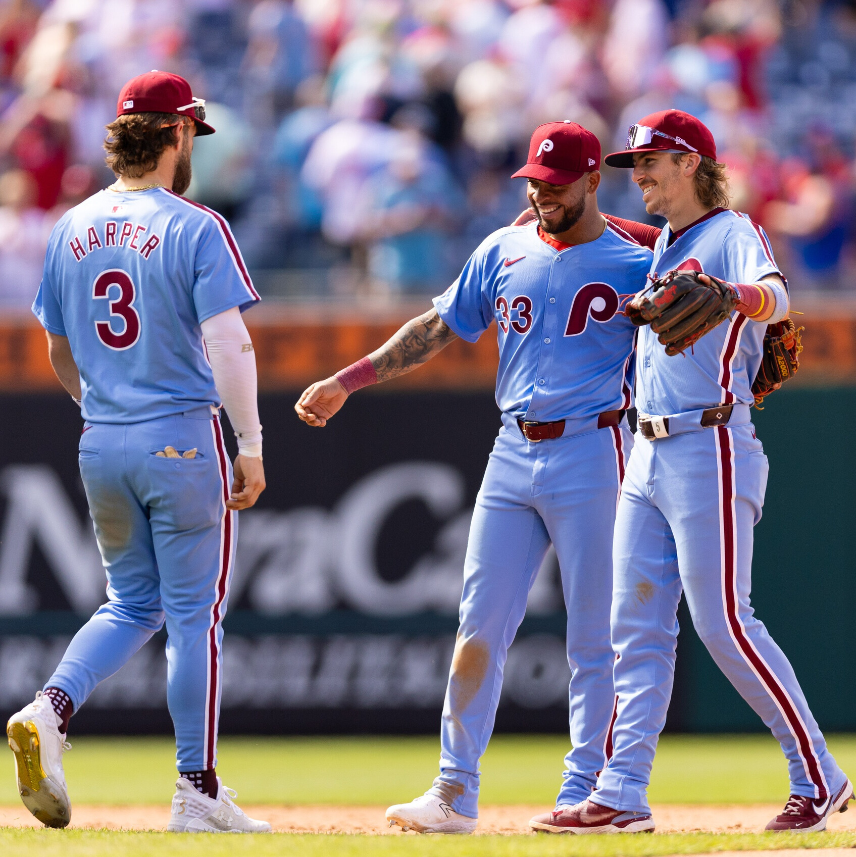 Phillies end 3-game sweep against defending World Series champs