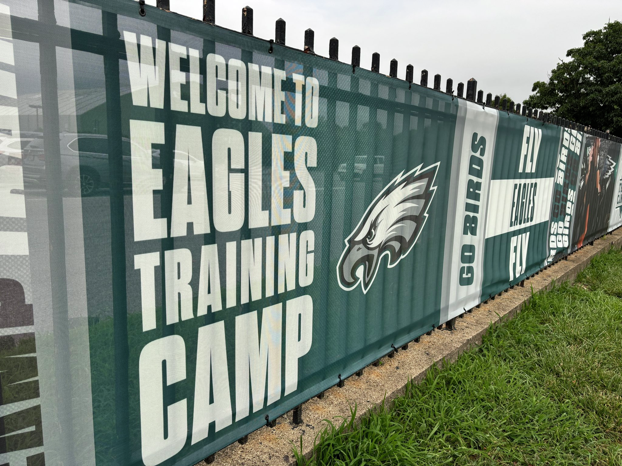 Go Birds! 🦅 Eagles report for Day 1 of training camp
