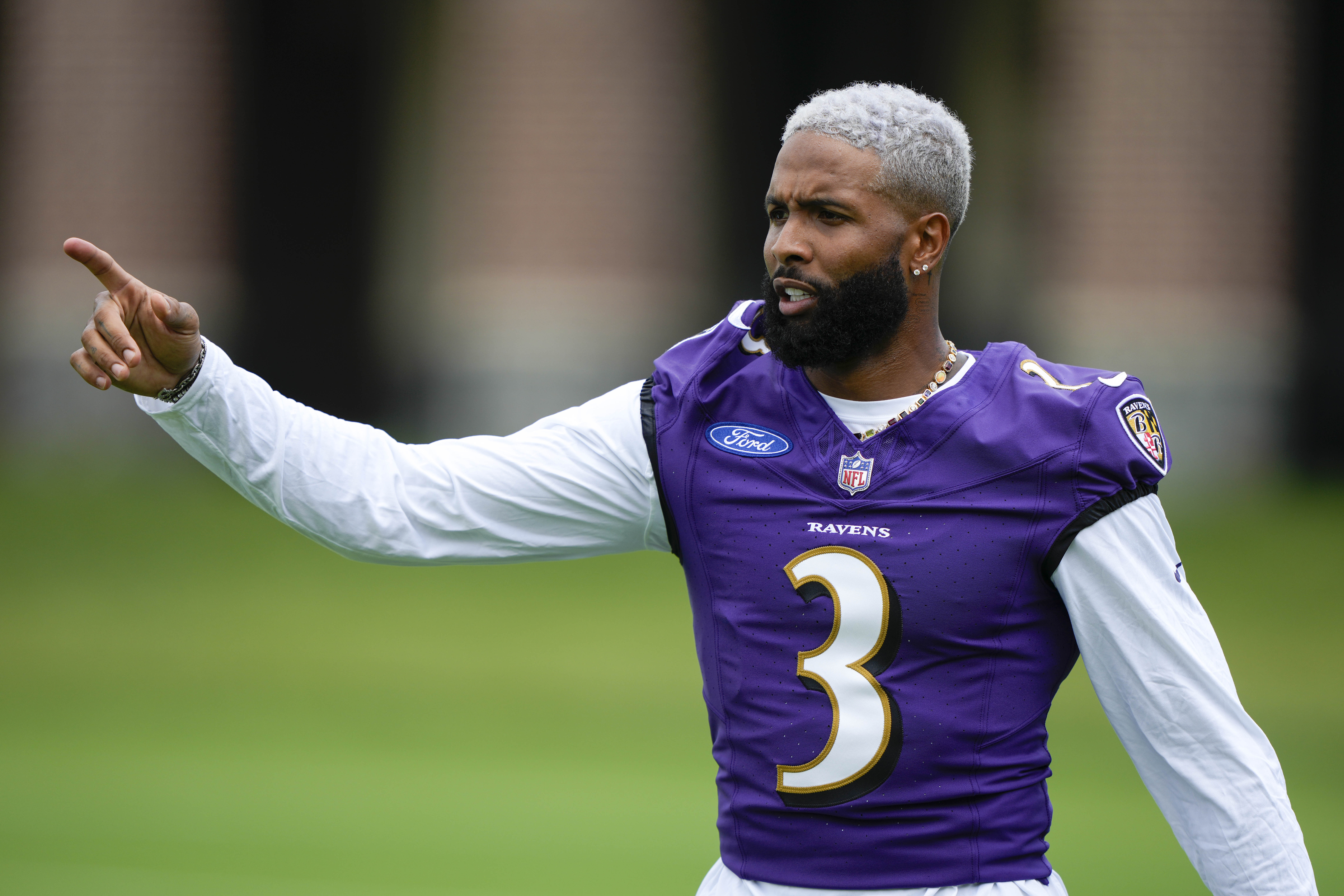 Quarterback Lamar Jackson lasers pinpoint touchdown pass to wide receiver  Odell Beckham Jr. at Baltimore Ravens training camp