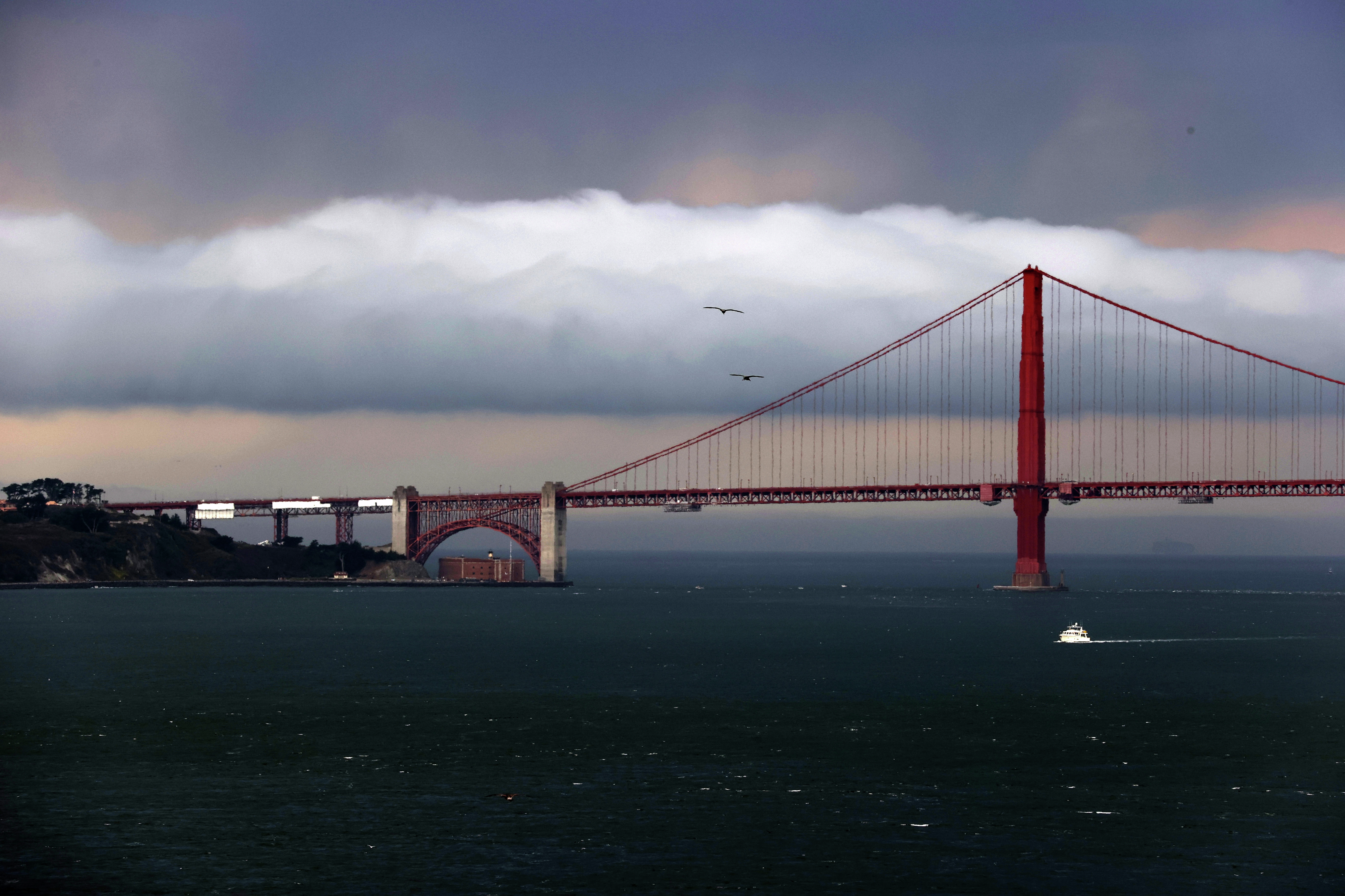 Nurse swims from Golden Gate to Farollones to unwind after long shift