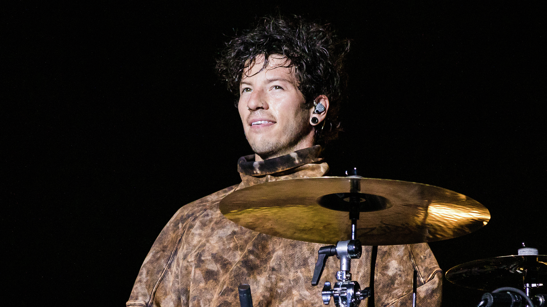 Twenty One Pilots' Josh Dun Talks with Bru