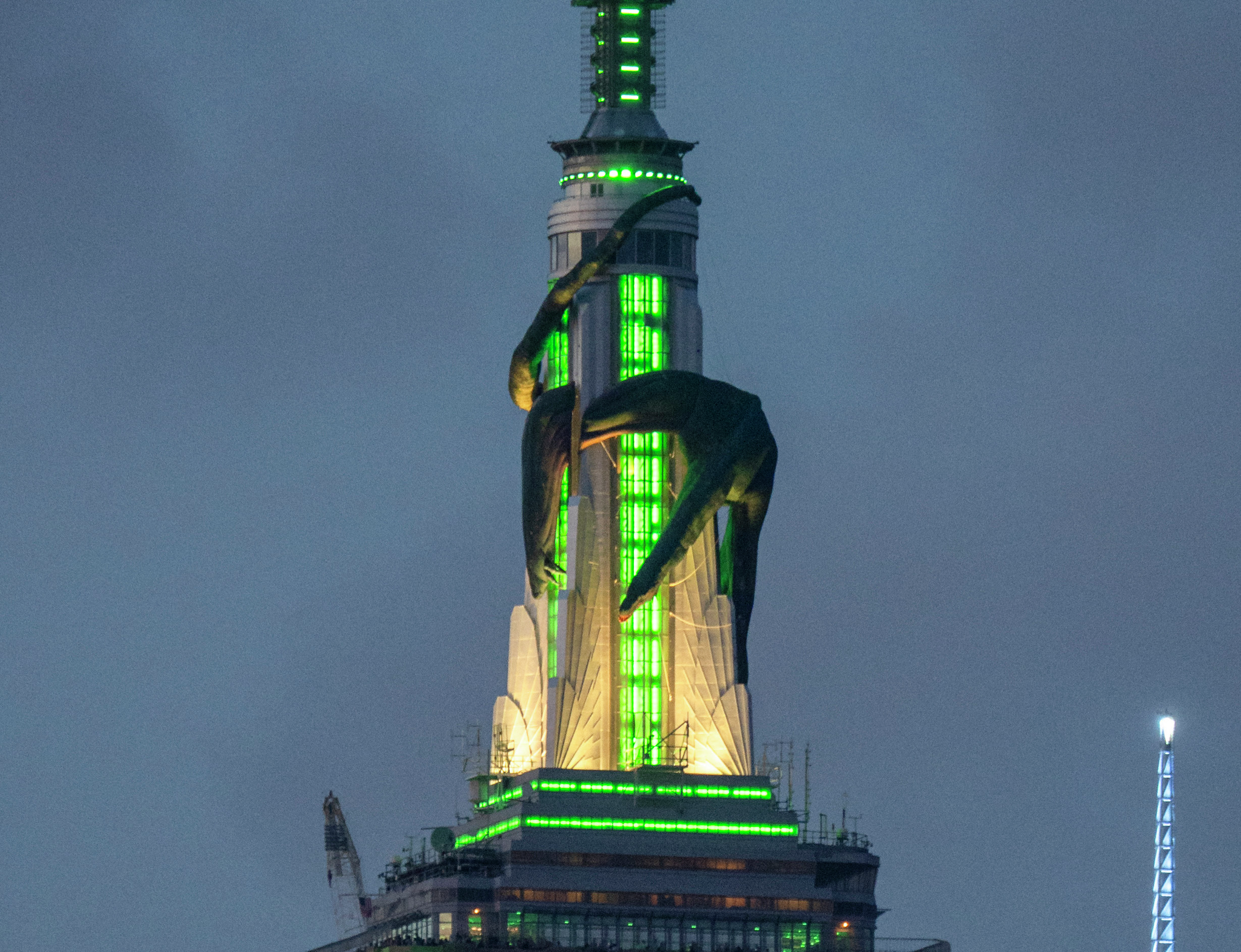 NEWSLINE: Giant dragon tops Empire State Building