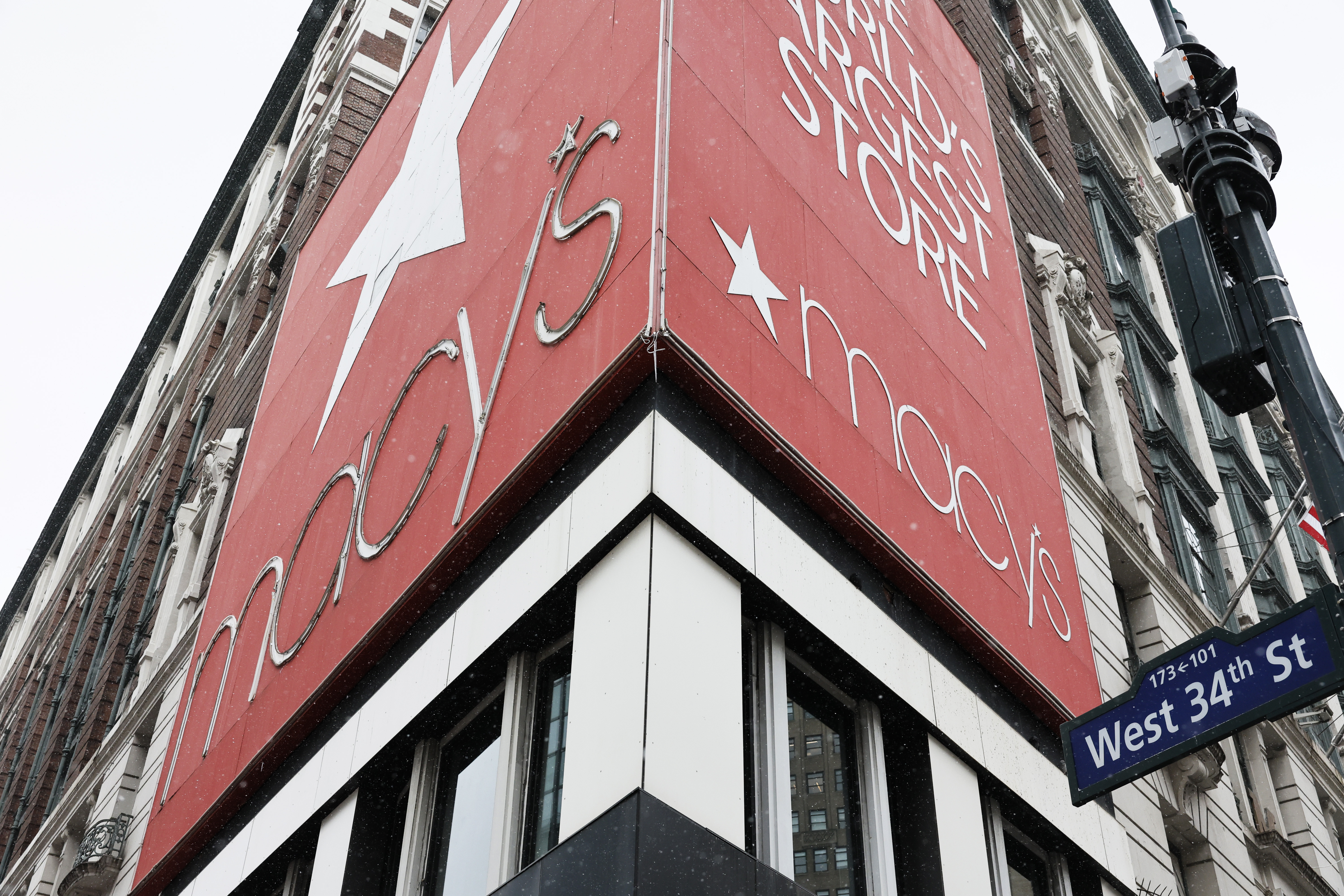 NEWSLINE: Macy's set to close 150 stores—what's next?