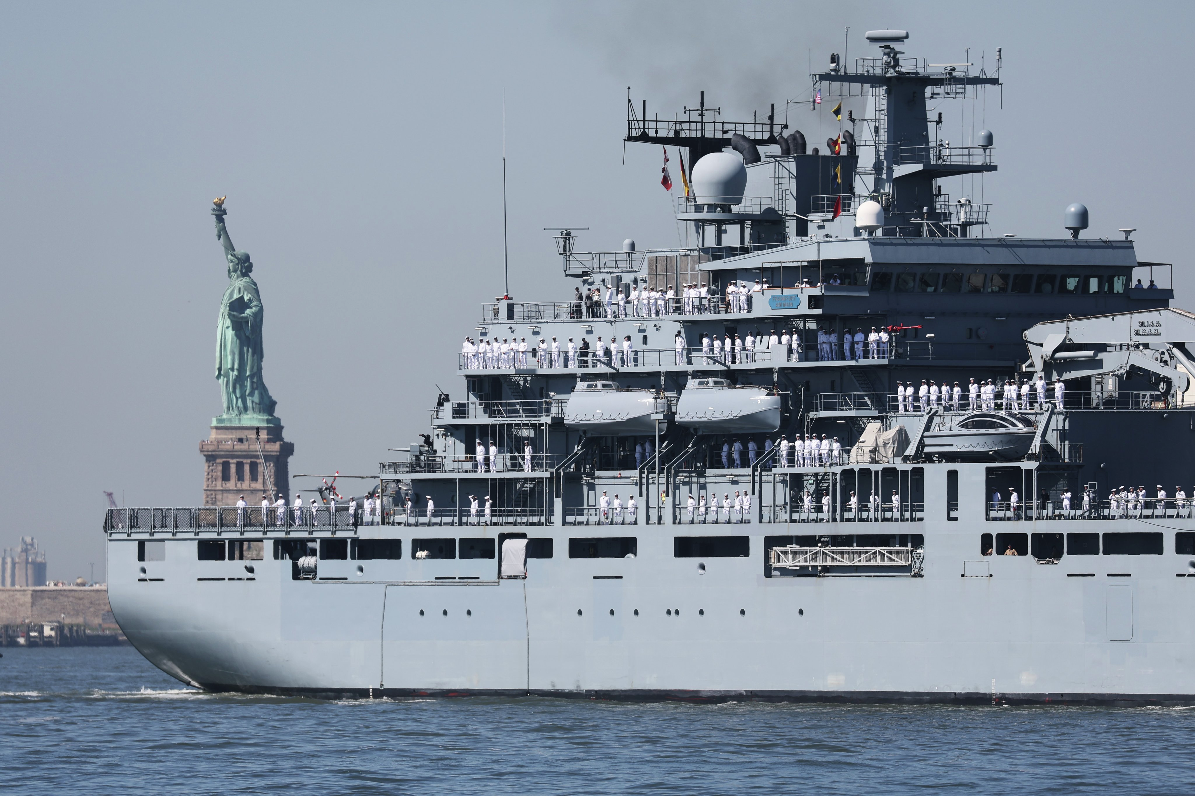 NEWSLINE: New York kicks off the 36th annual Fleet Week