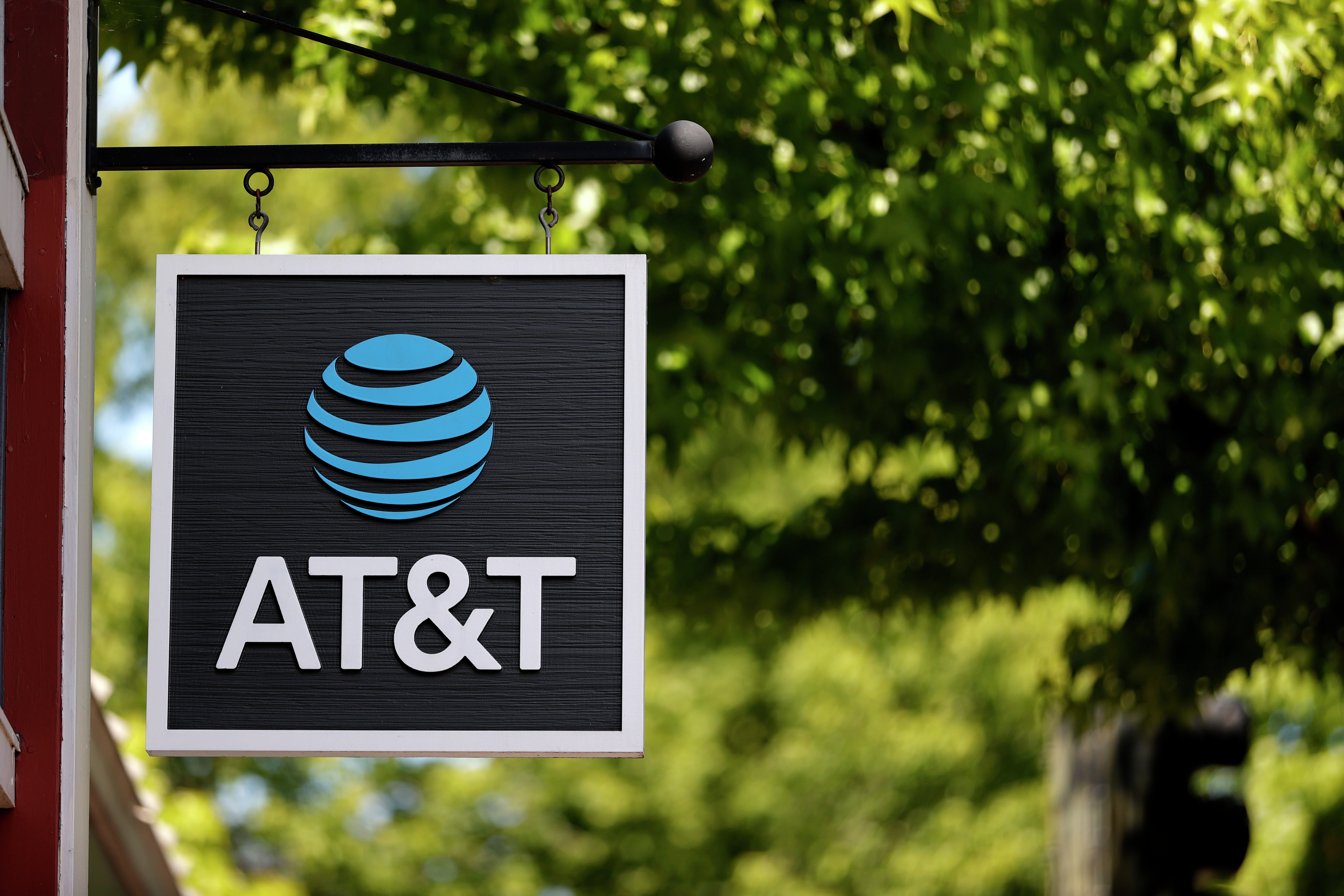 NEWSLINE: Major AT&T hack