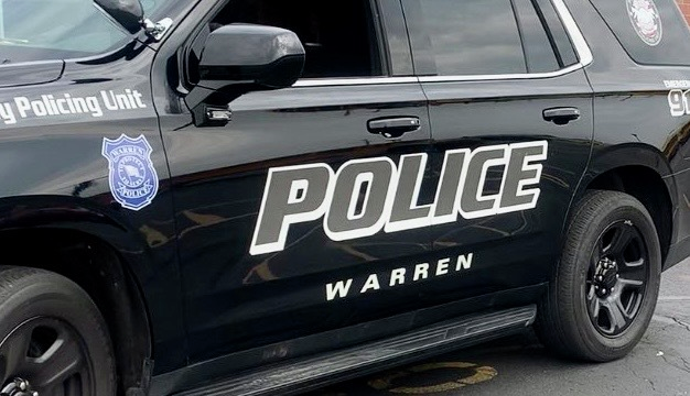 Warren police vow to catch suspect who 'viciously and aggressively' stabbed dog
