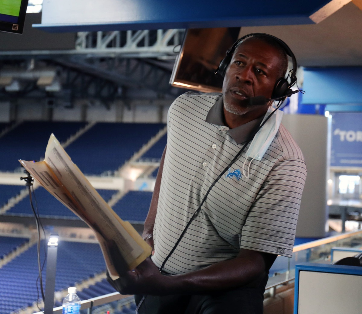 Media Confidential: Detroit Radio: WJR Adds Lomas Brown To Lions Broadcast  Team