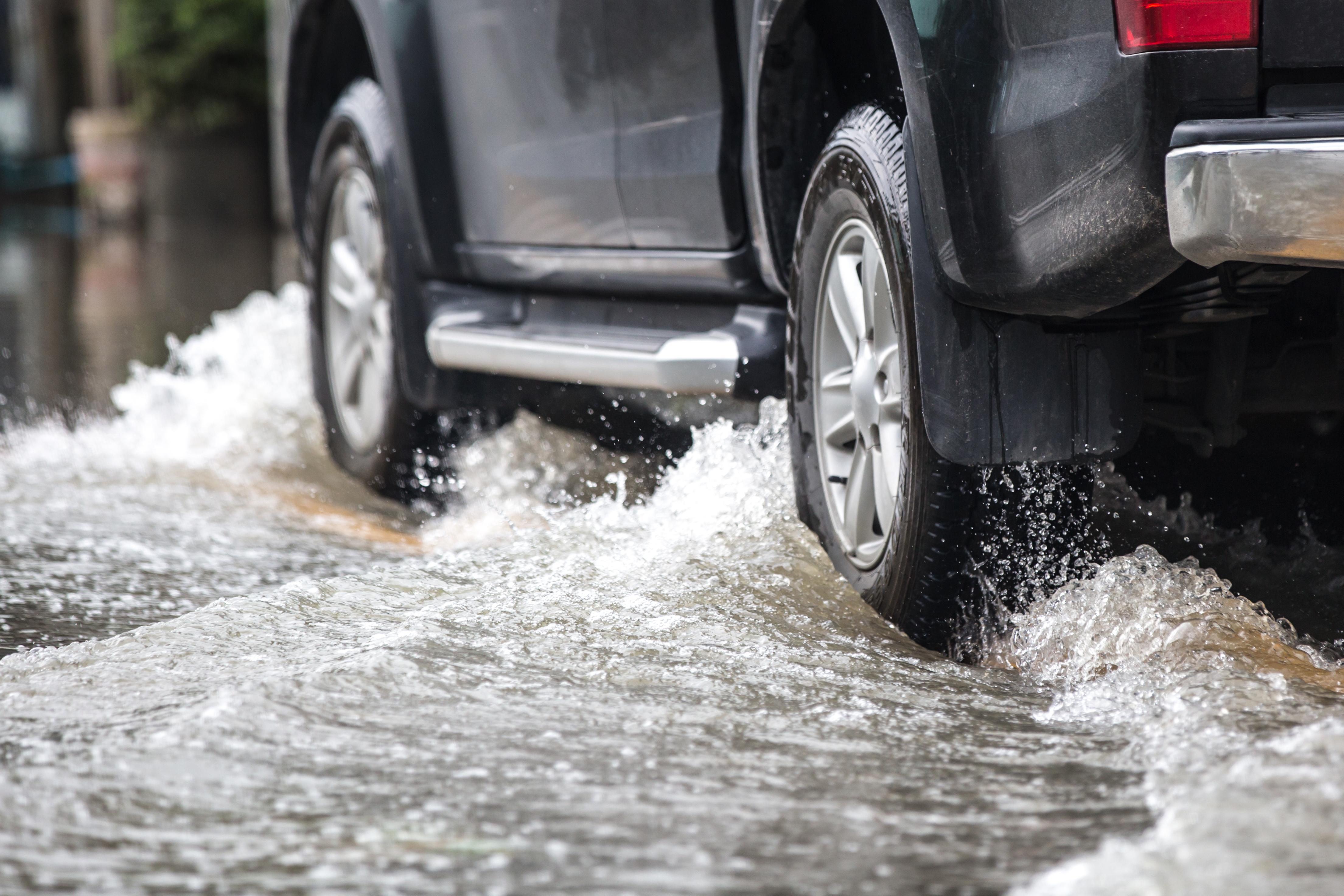 Flood Warning in effect for areas in Macomb and Wayne County as rivers reach flood stage