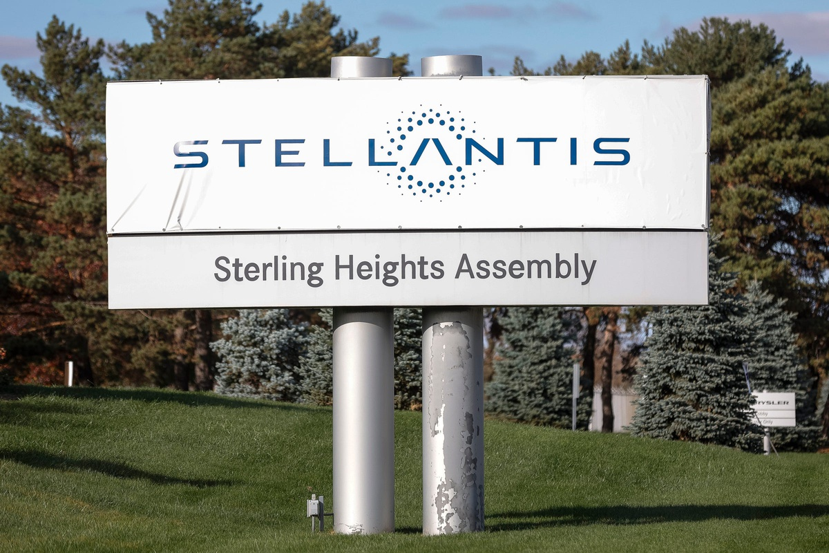 Stellantis making $406M investment in 3 Metro Detroit plants