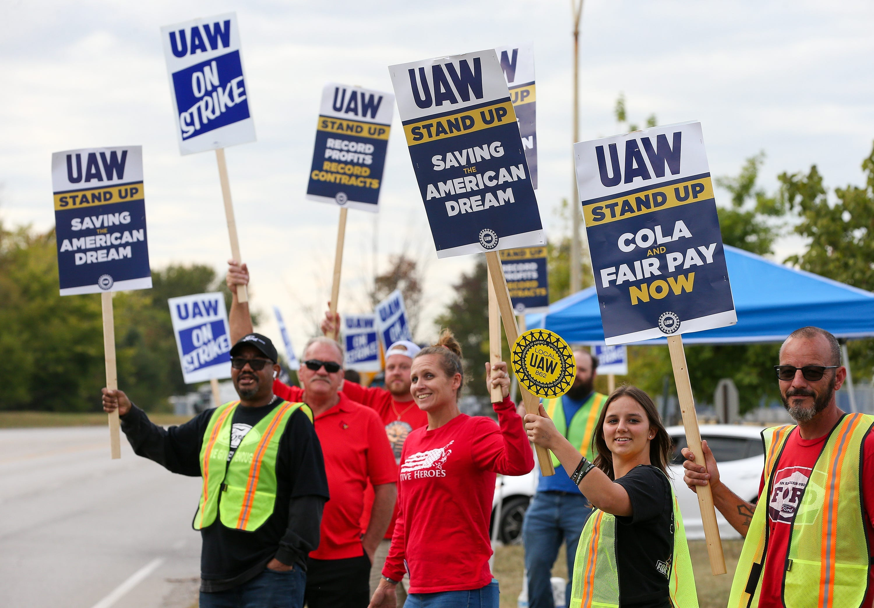 Auto workers threaten to strike again at Ford's Kentucky truck plant over contract dispute