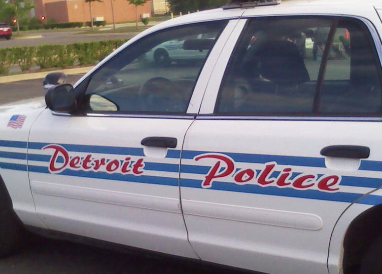 2 shootings in Detroit leave 14 year old dead, 6 year old wounded