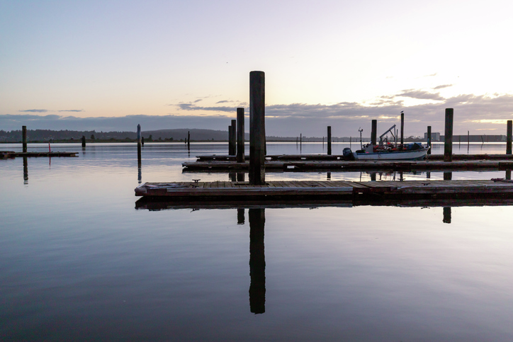 Man drowns in west Michigan lake after boat floats away from dock