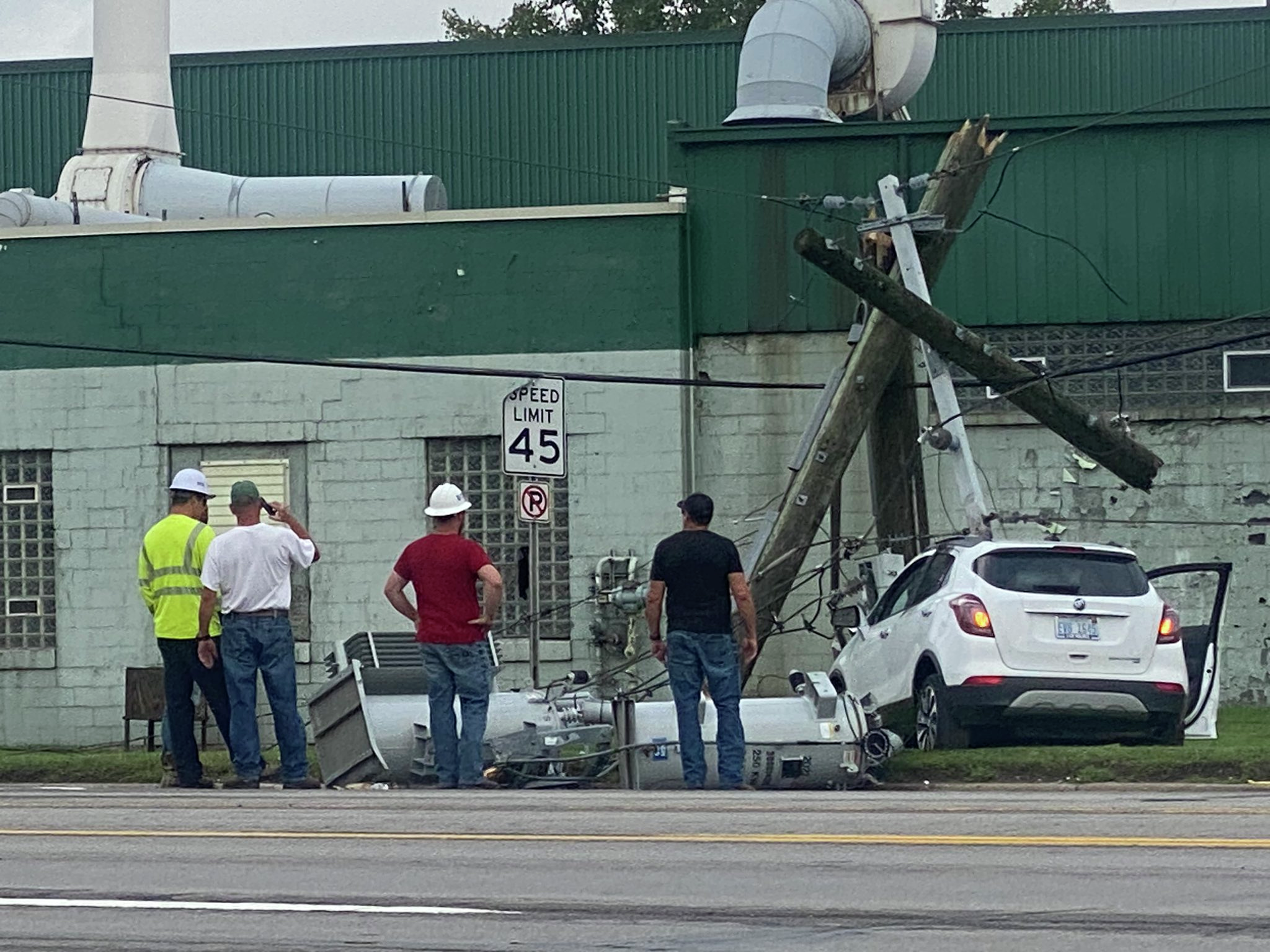 'This is not good': SUV slams head-on into power pole in Warren