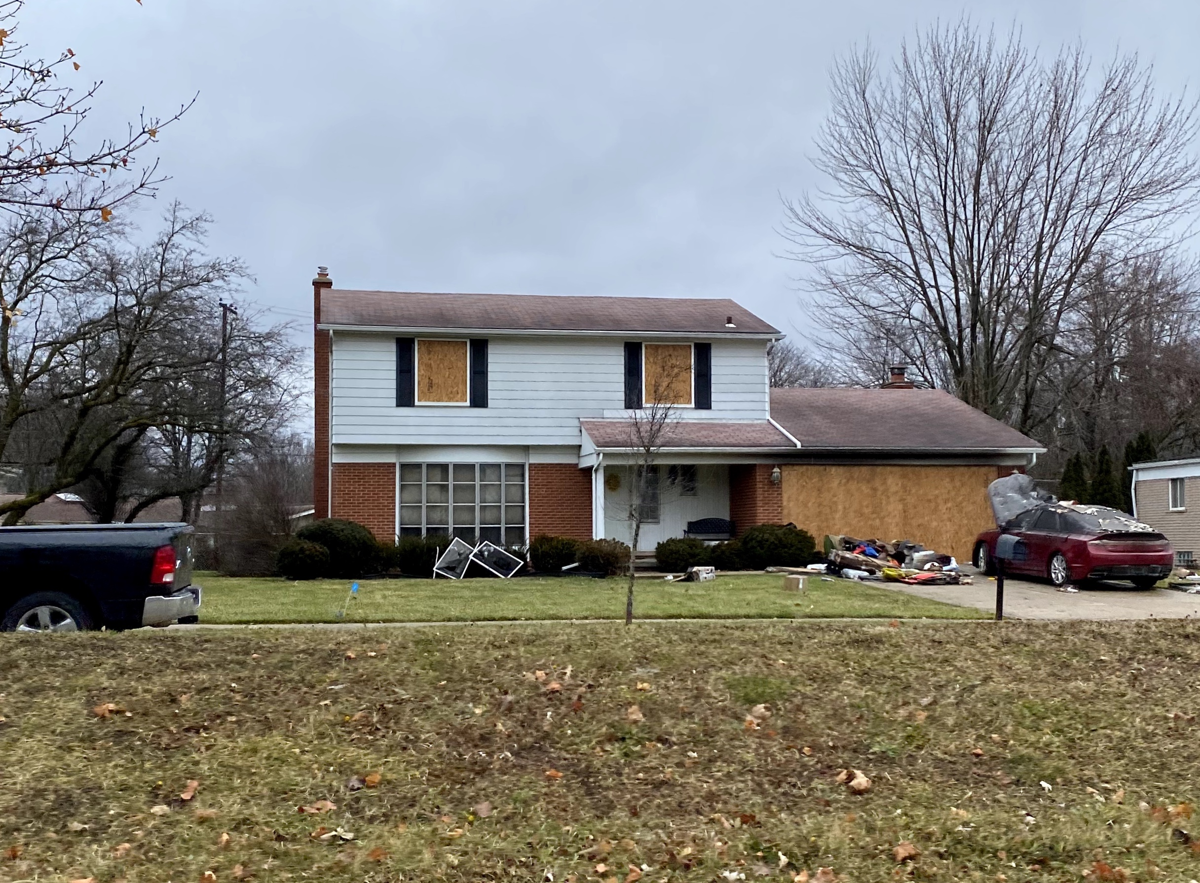 68-year-old woman dies after large fire engulfs Livonia home: Officials