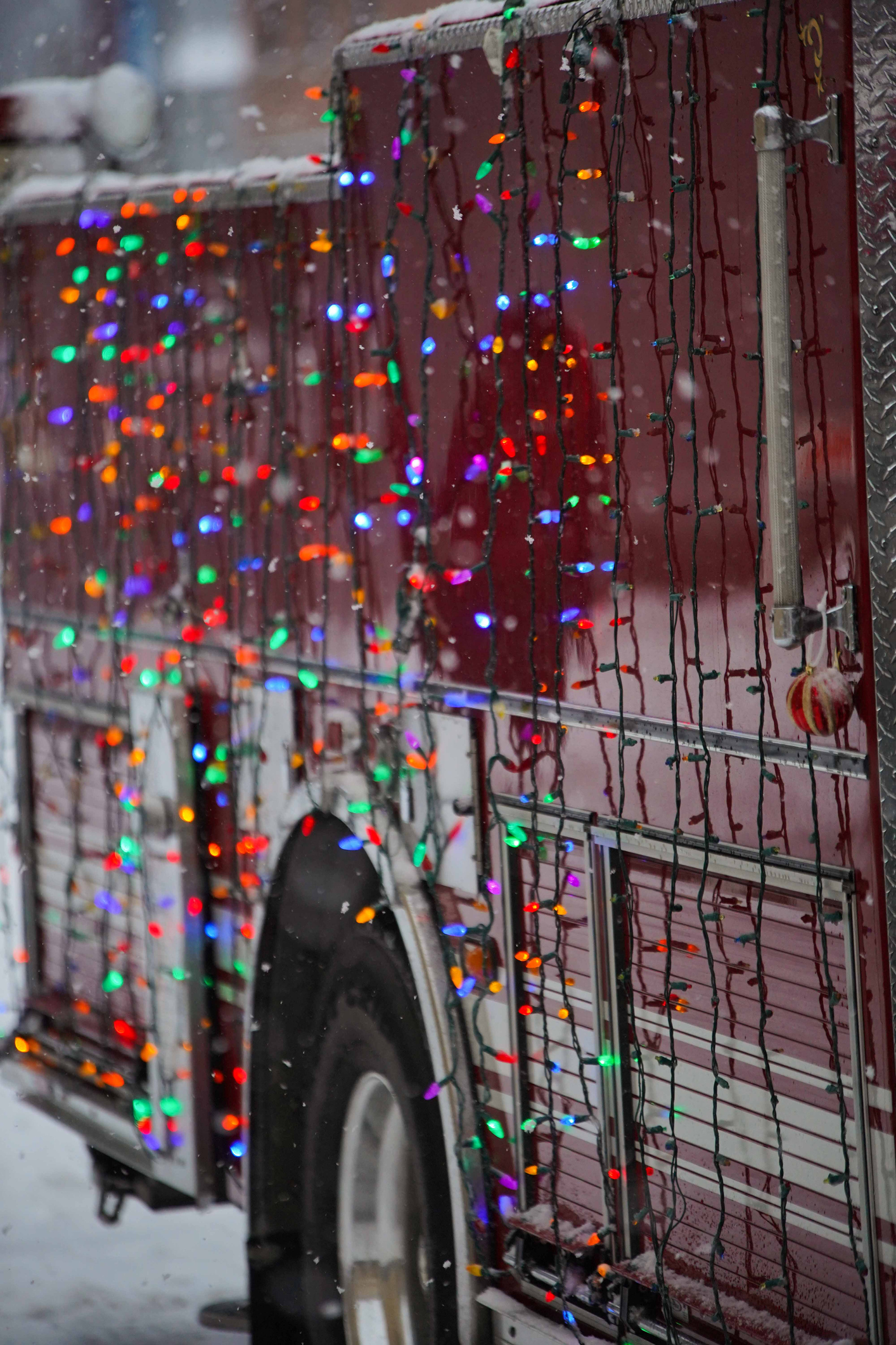 Old Monroe County fire truck plays 'inappropriate and vulgar' music in Christmas parade