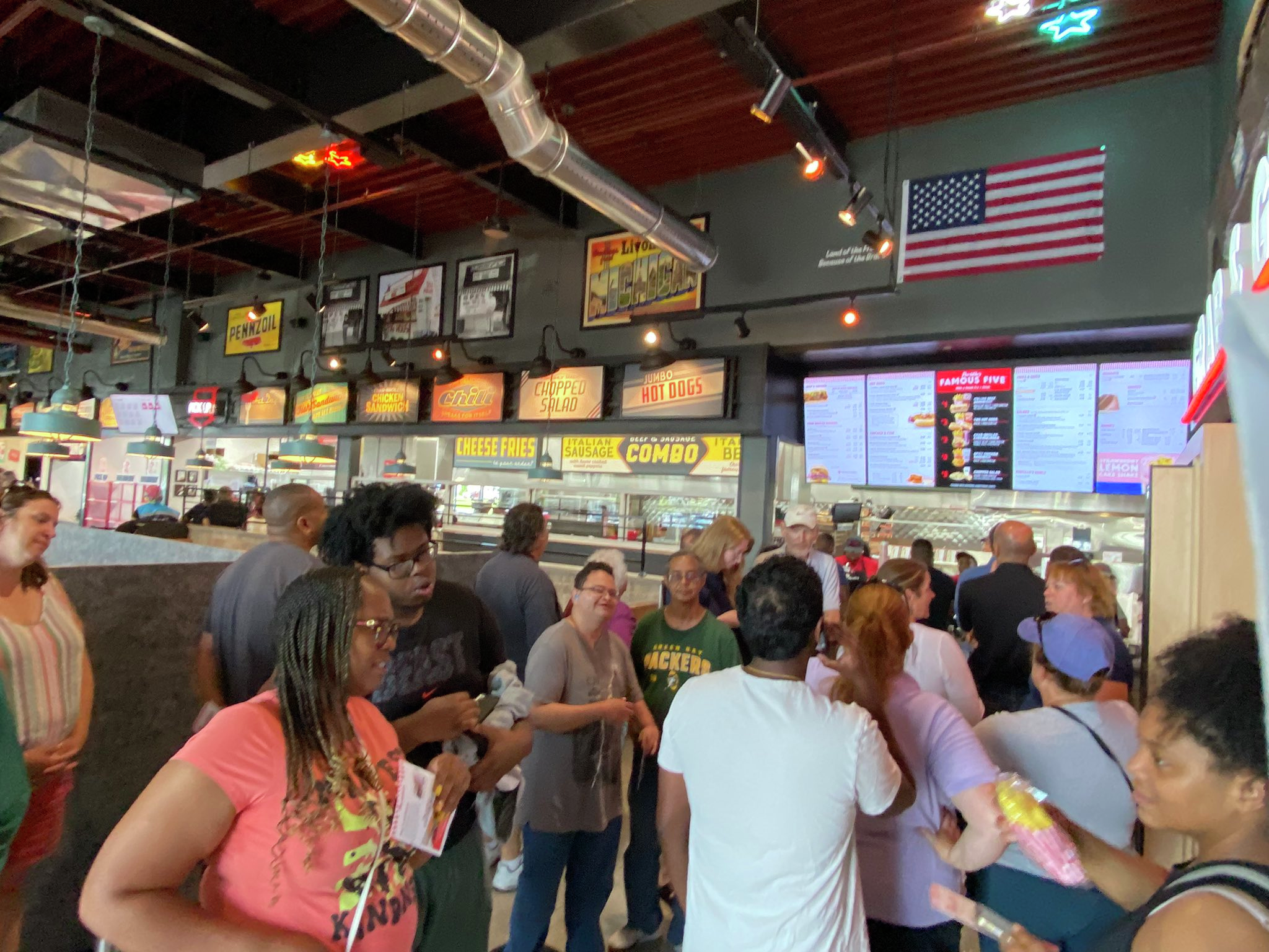 'Top quality' hot dog joint Portillo's opens new location in Livonia