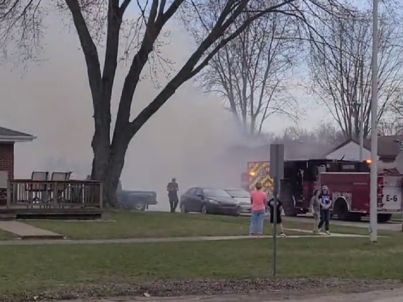 Crews respond to fire near Westland-Livonia border as smoke pours into neighborhood