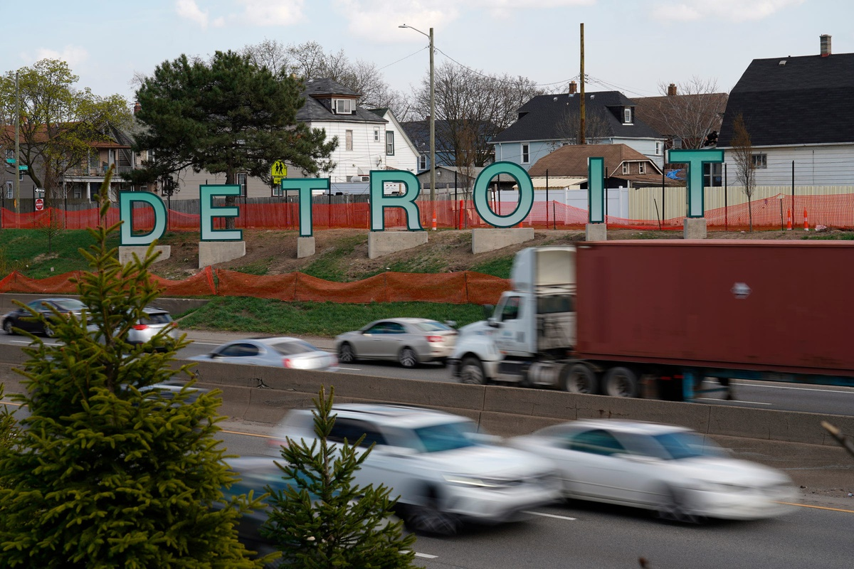 The new Detroit sign: Love it or Hate it?