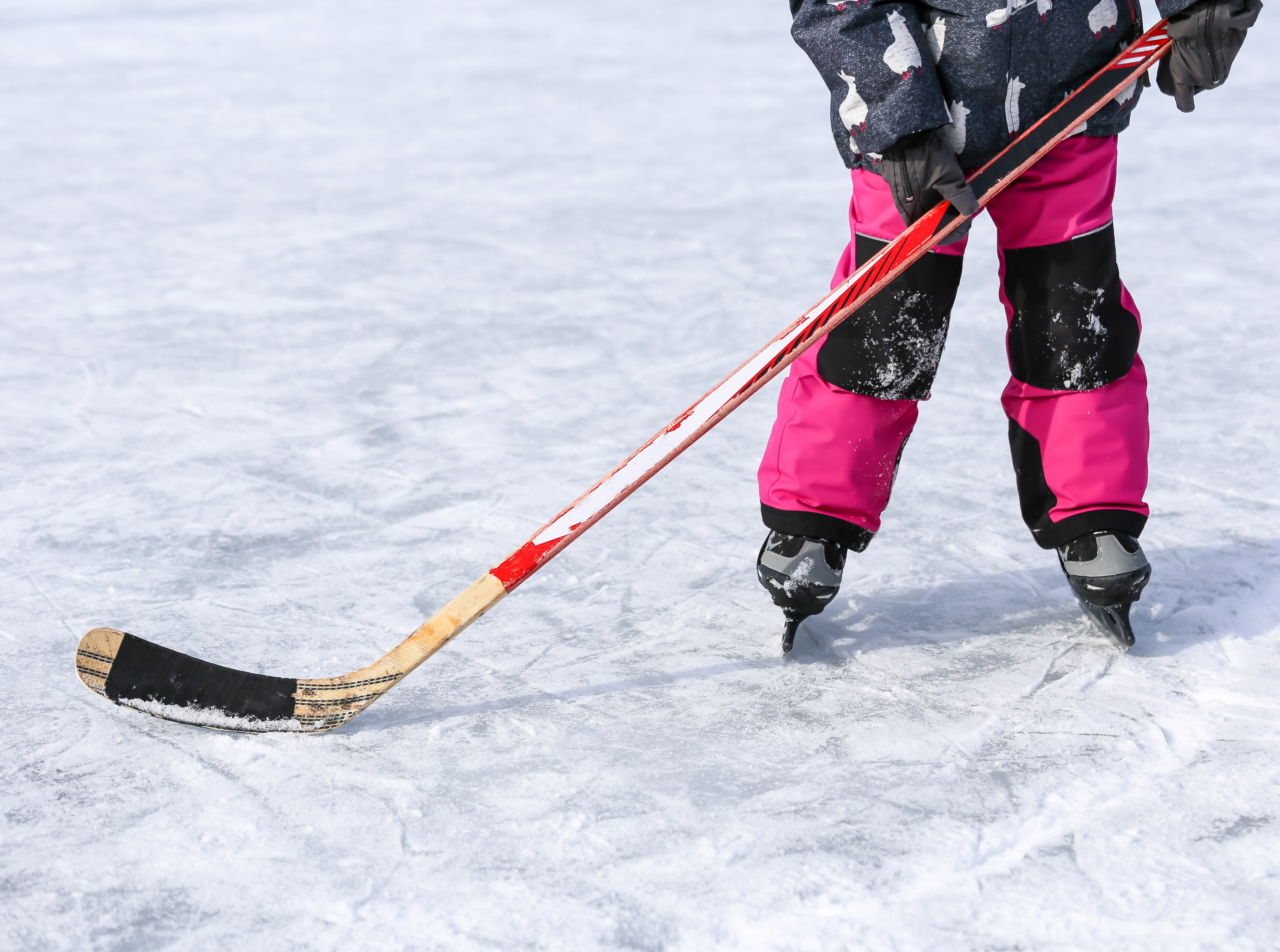 Girl's ice hockey is big in Chicago