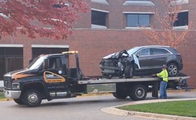 Car crashes into Highland Park hospital