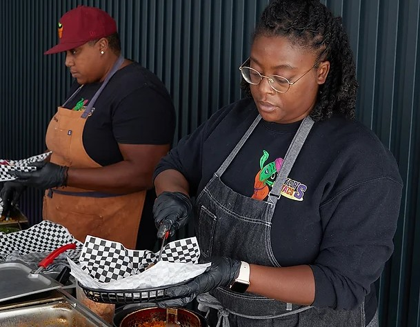 Taco maker goes from food truck to bricks-and-mortar site